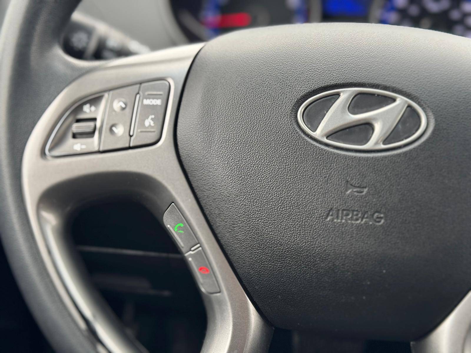 /akmautomotiveltd/2015-Hyundai-Tucson-1330570564777449.jpg