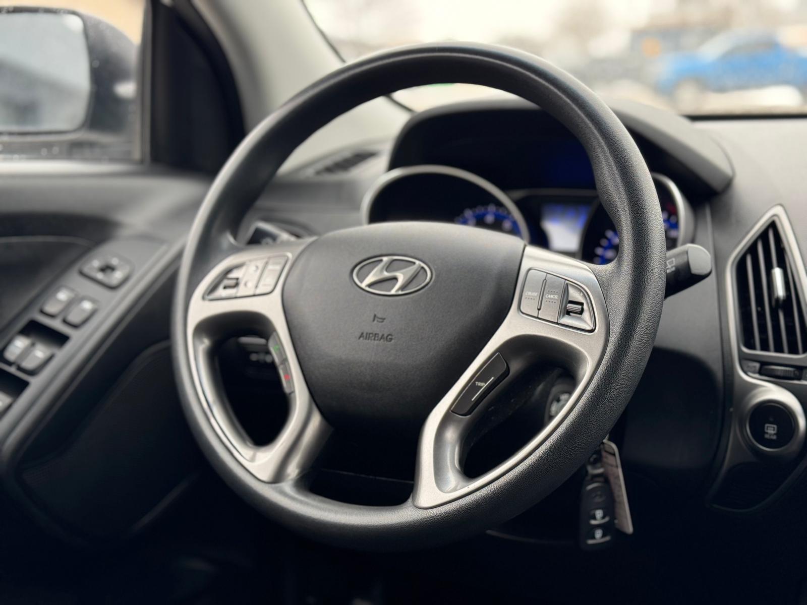 /akmautomotiveltd/2015-Hyundai-Tucson-518030626197445.jpg