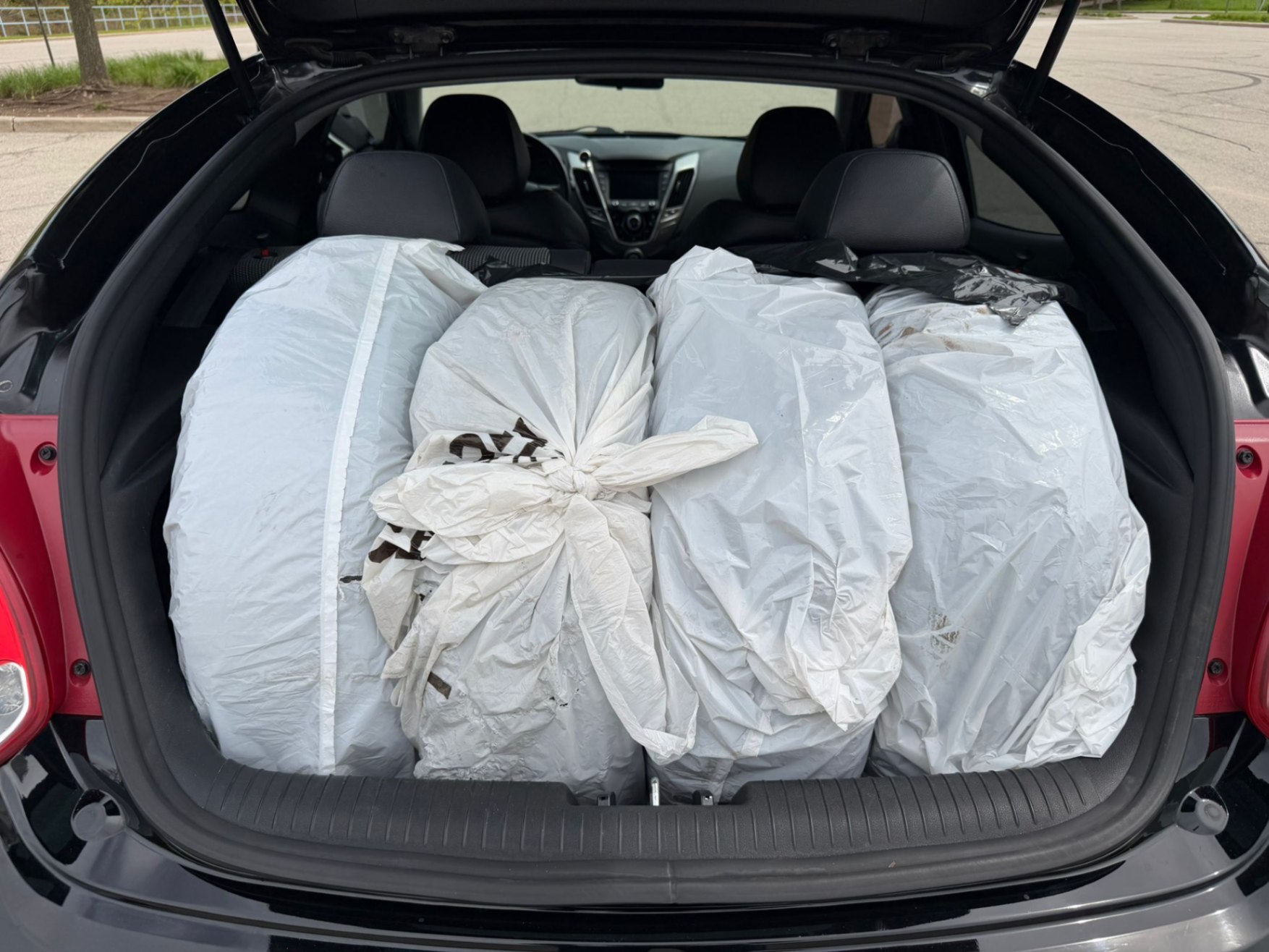 /akmautomotiveltd/2015-Hyundai-Veloster-10041145950042751.jpg