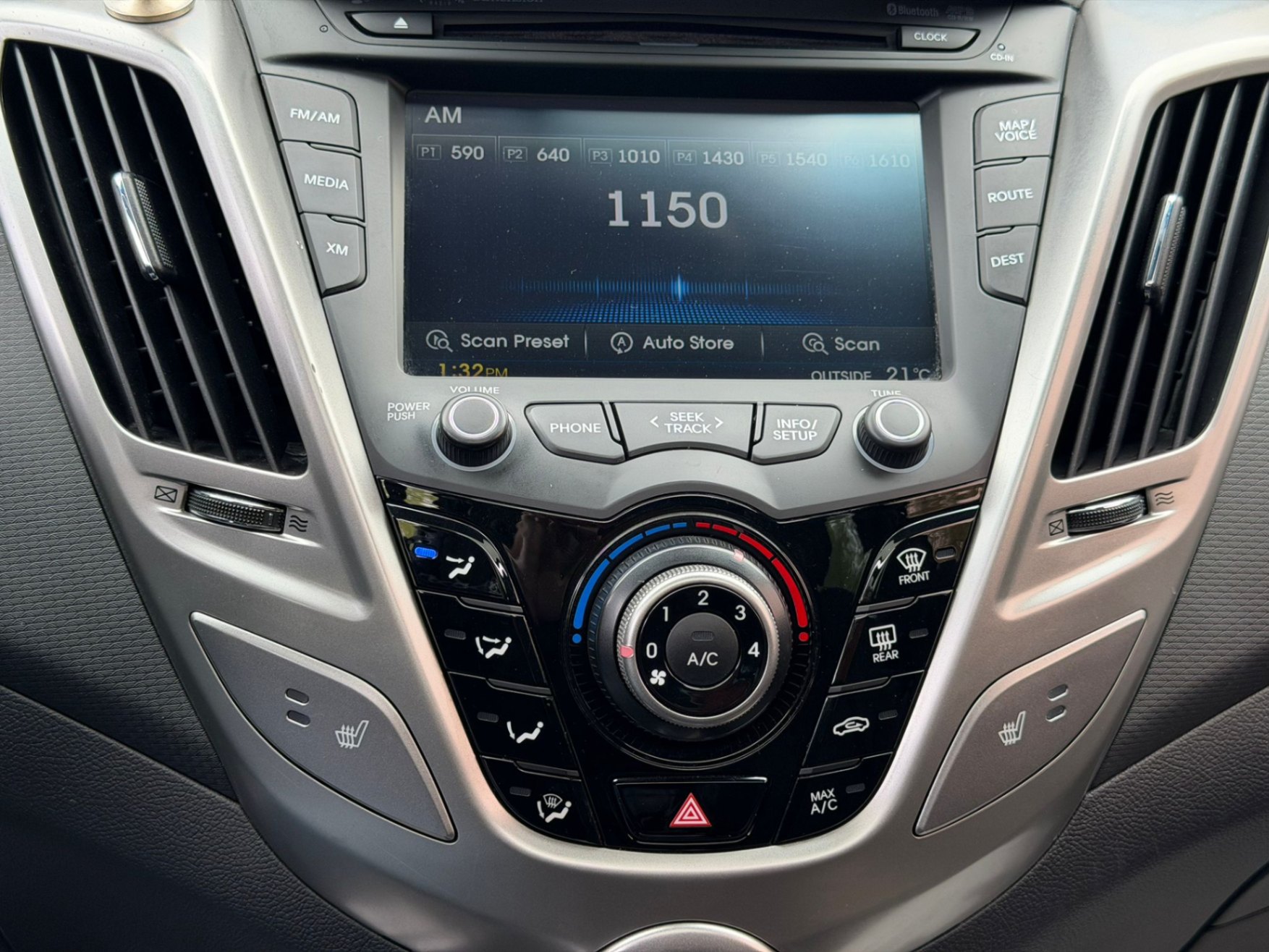 /akmautomotiveltd/2015-Hyundai-Veloster-6419232438327536.jpg
