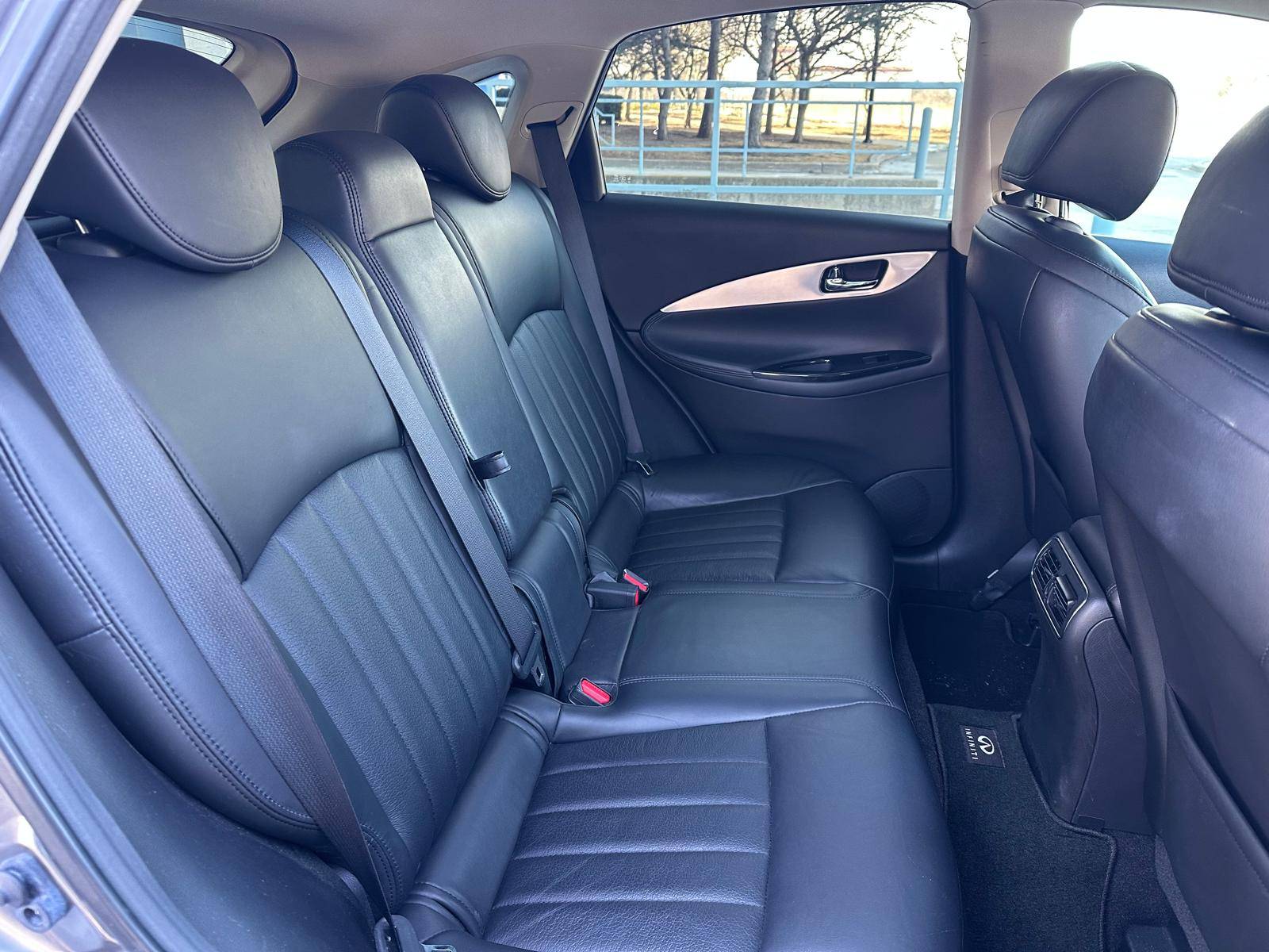 /akmautomotiveltd/2015-Infiniti-QX50-0011845389186668775.jpg