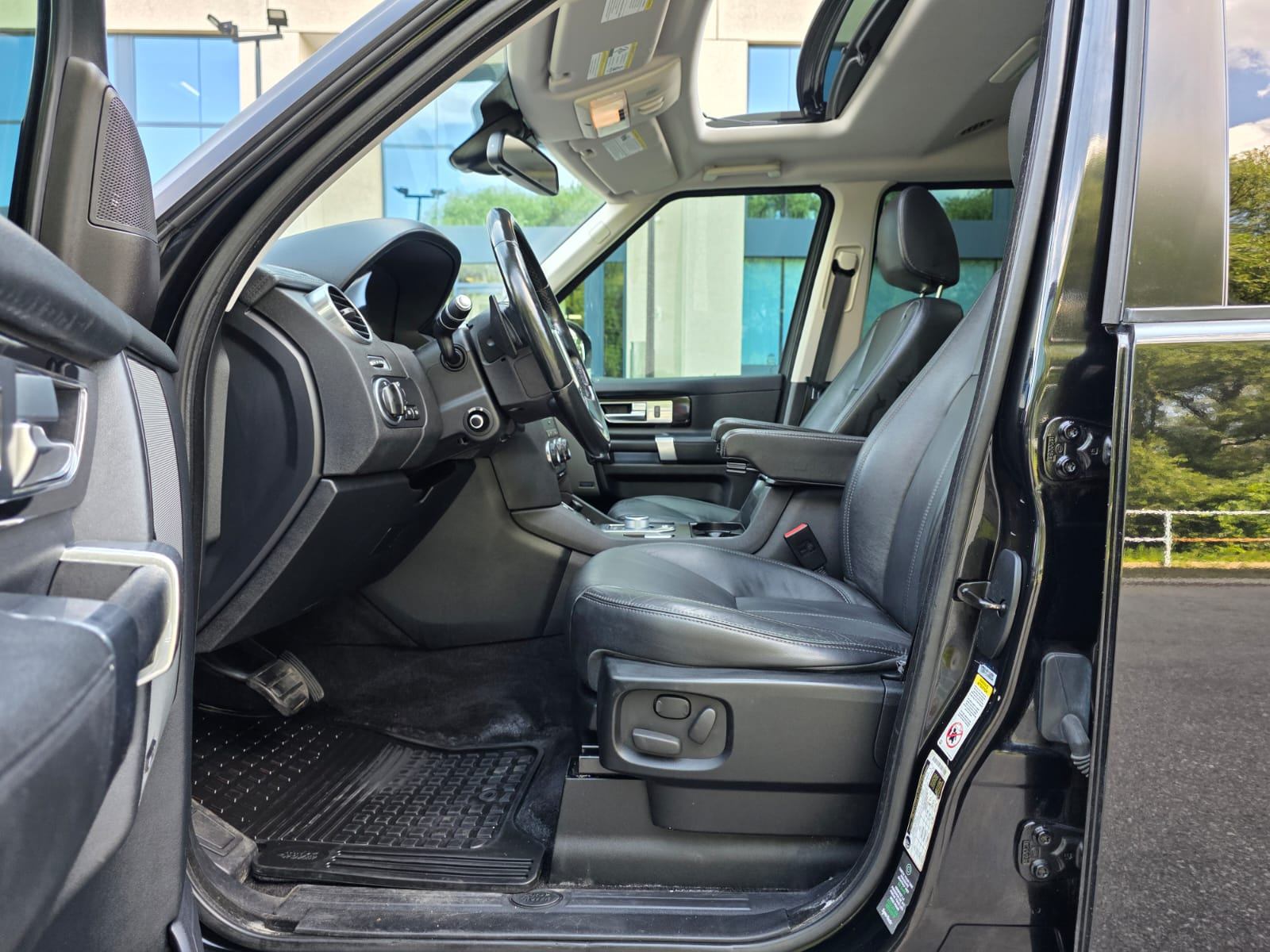 /akmautomotiveltd/2015-LandRover-LR4-10696897921968618.jpg