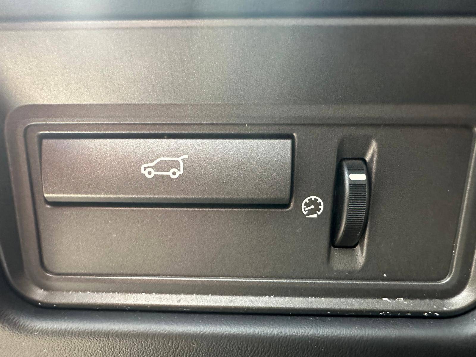 /akmautomotiveltd/2015-LandRover-RangeRover-7530870770091456.jpg
