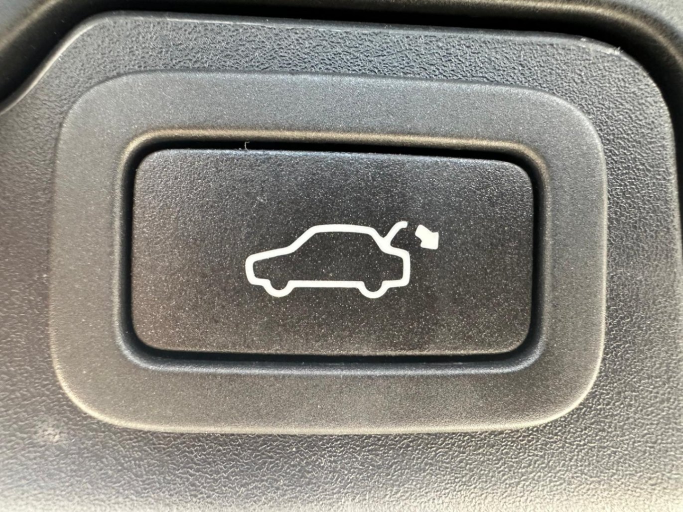 /akmautomotiveltd/2015-LandRover-RangeRover-9868052628215223.jpg