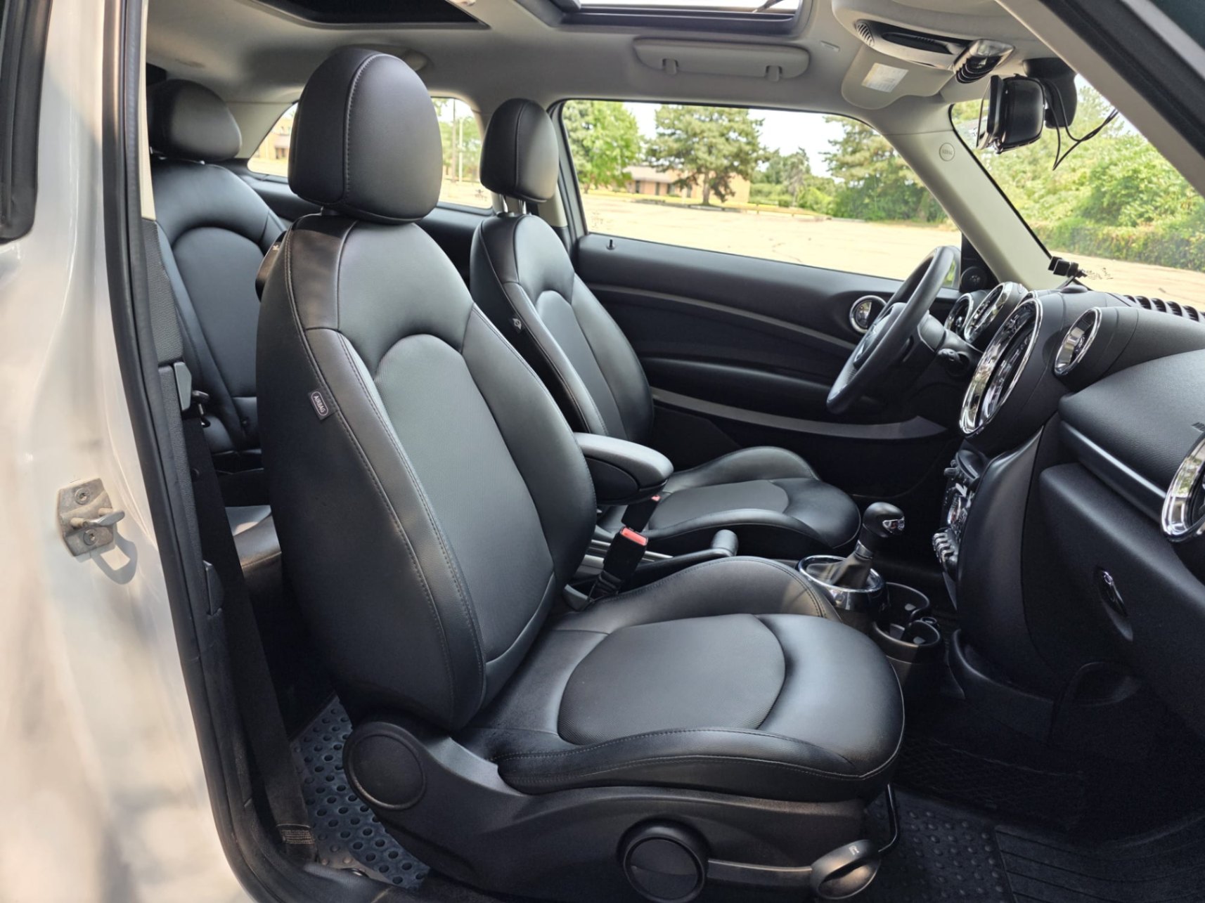 /akmautomotiveltd/2015-MINI-CooperPaceman-06308427392558169.jpg