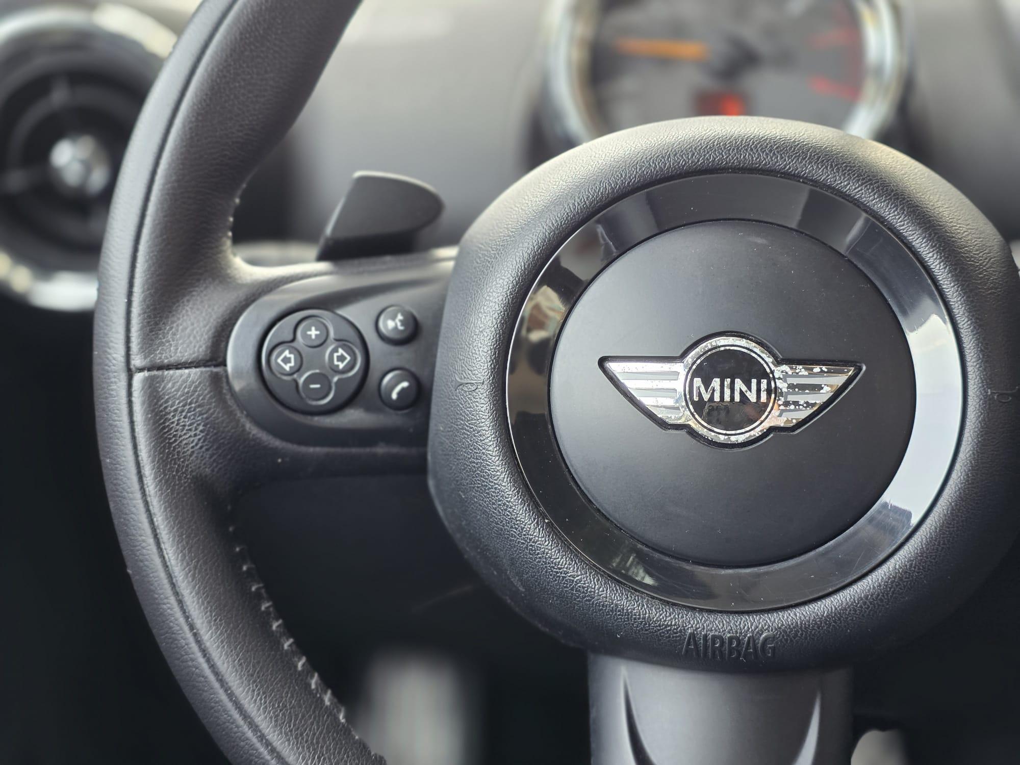/akmautomotiveltd/2015-MINI-CooperPaceman-6049027963802114.jpg