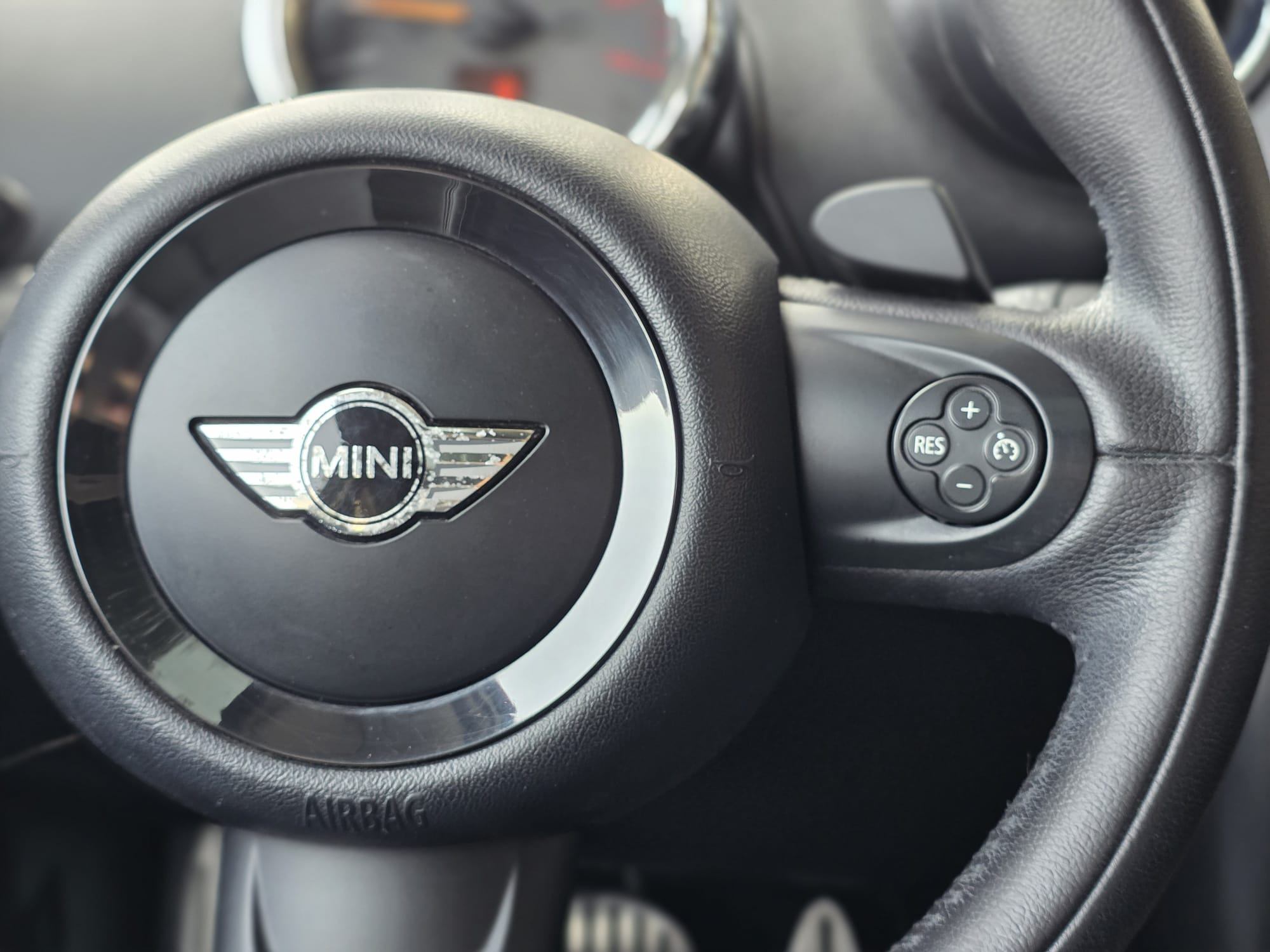 /akmautomotiveltd/2015-MINI-CooperPaceman-6130796042088147.jpg