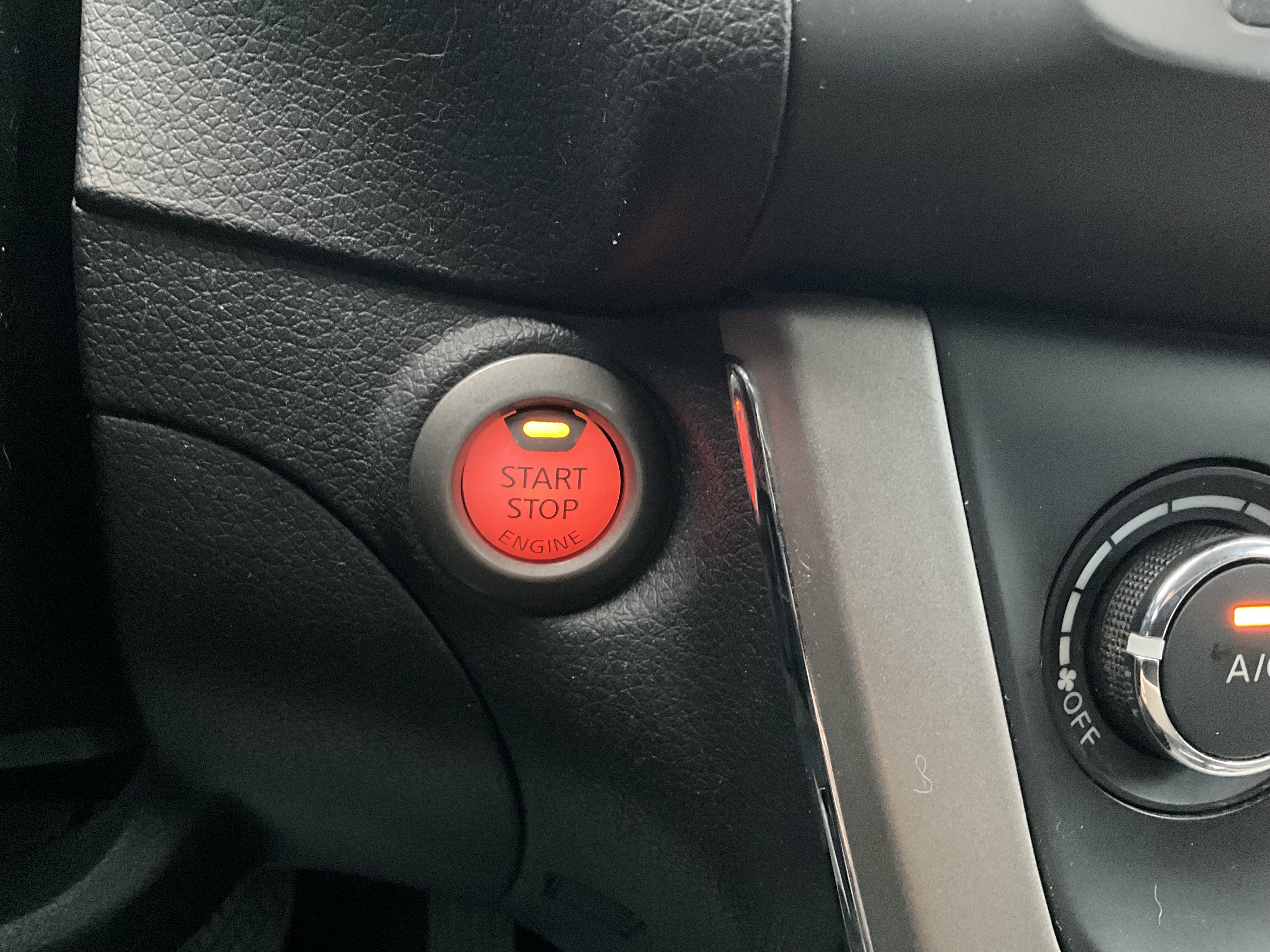 /akmautomotiveltd/2015-Nissan-Sentra-21355966940569693.jpg
