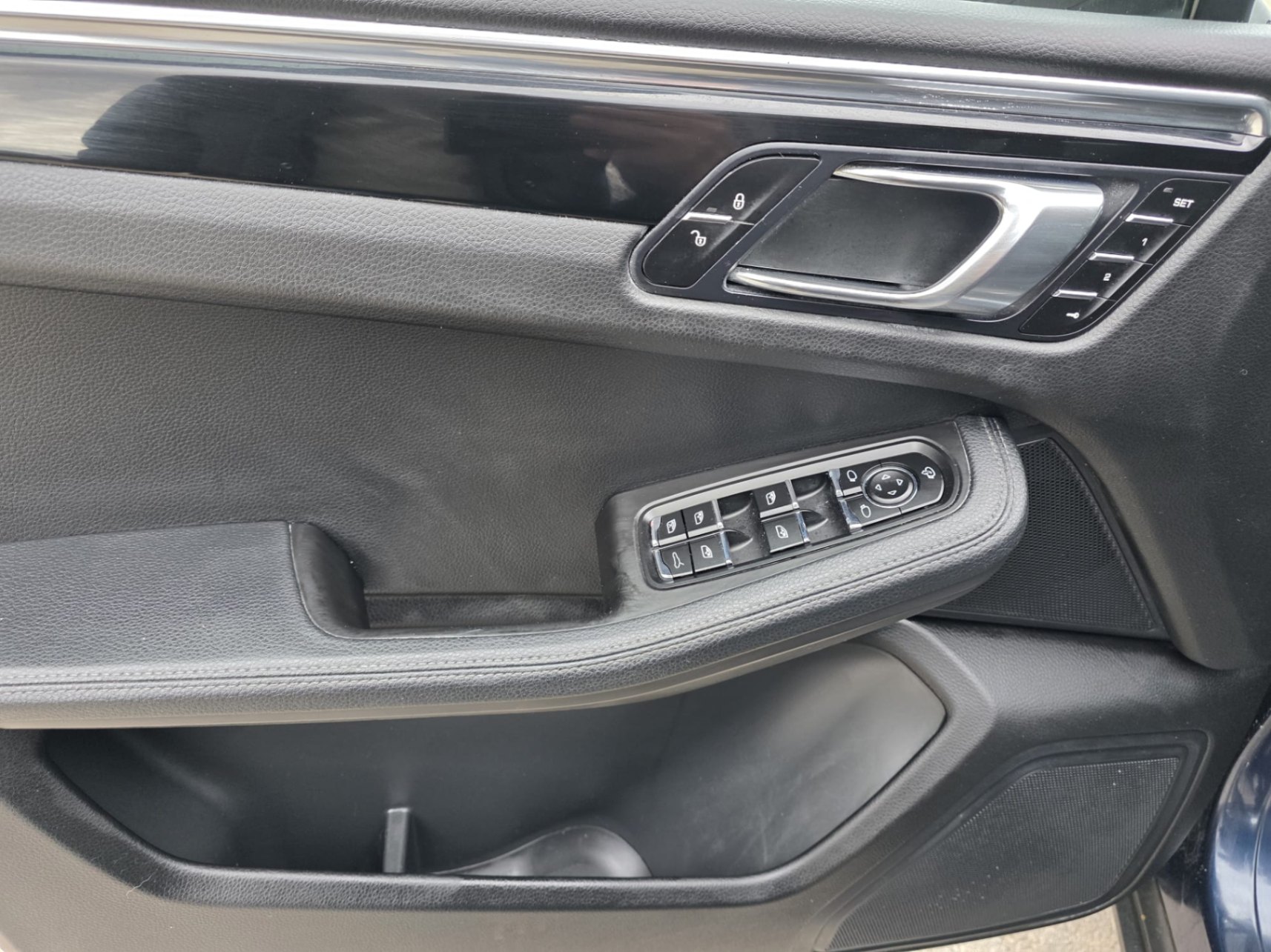 /akmautomotiveltd/2015-Porsche-Macan-7574940886126984.jpg