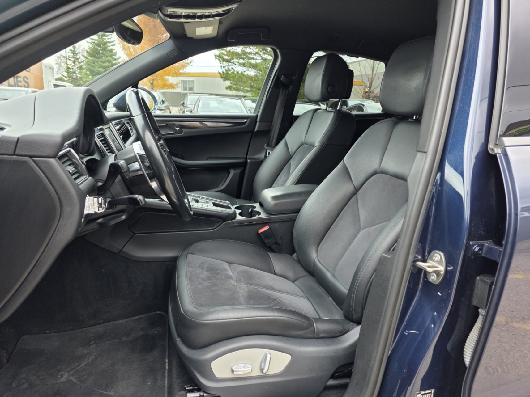 /akmautomotiveltd/2015-Porsche-Macan-8307874476277941.jpg