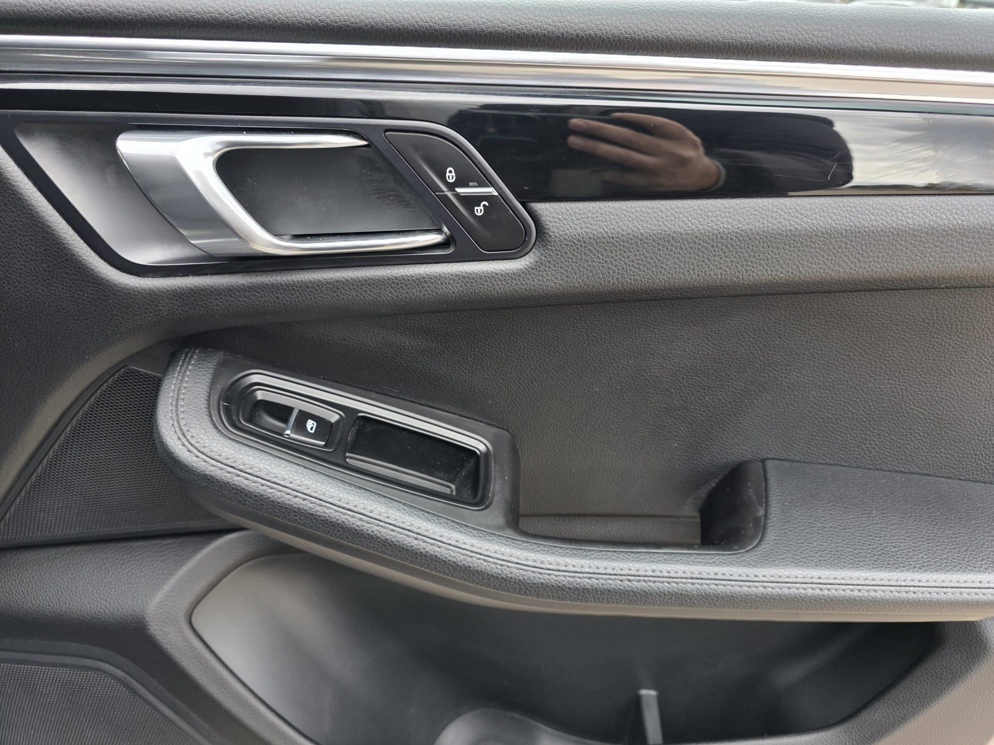 /akmautomotiveltd/2015-Porsche-Macan-8750111484068372.jpg
