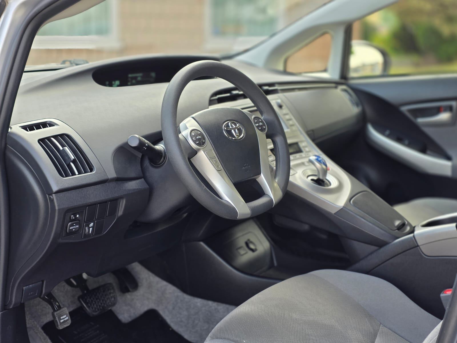 /akmautomotiveltd/2015-Toyota-Prius-9225600503906797.jpg