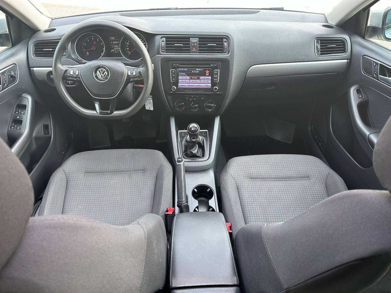 /akmautomotiveltd/2015-Volkswagen-Jetta-055675710610652906.jpg