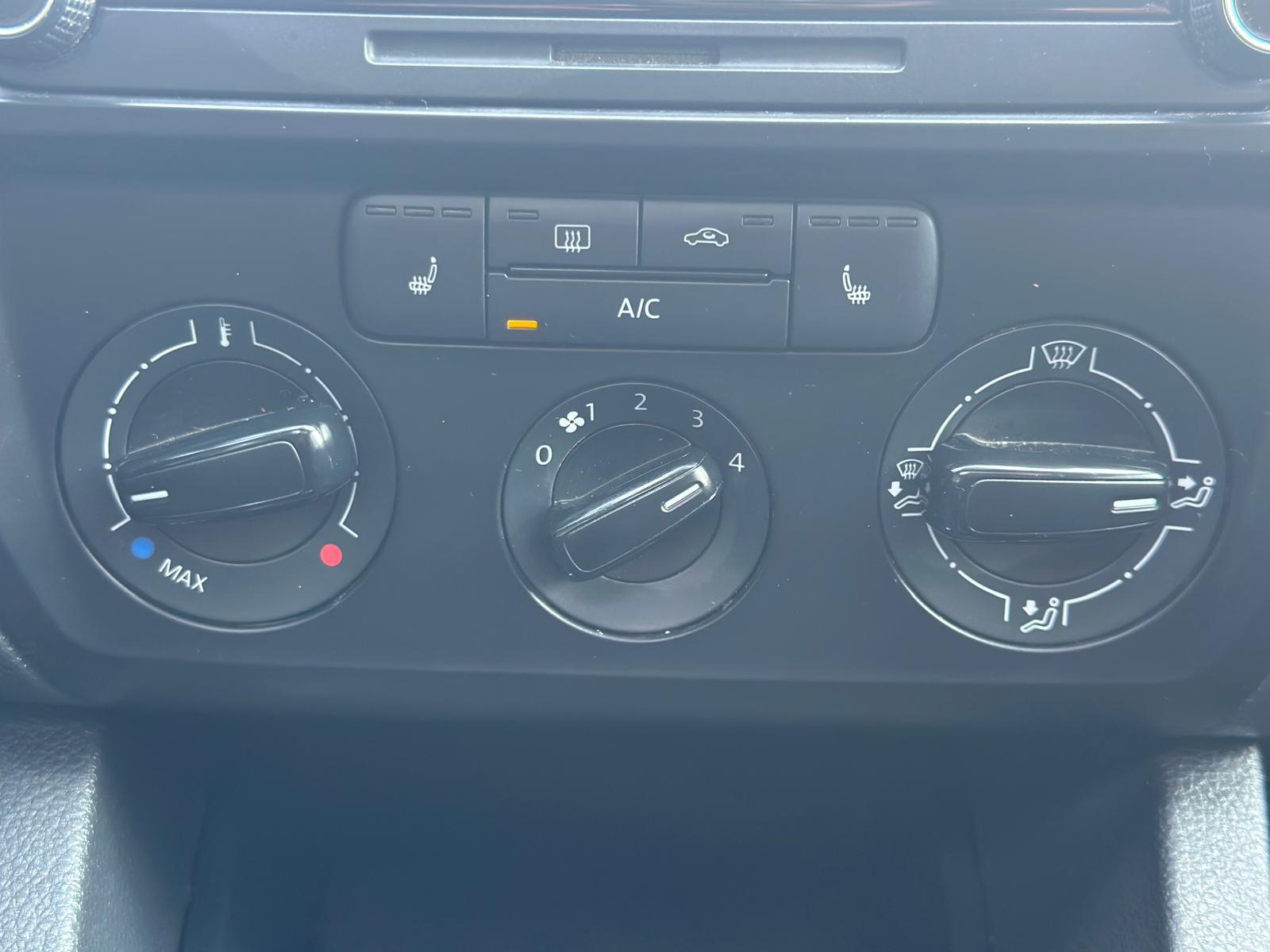 /akmautomotiveltd/2015-Volkswagen-Jetta-129973882909455.jpg