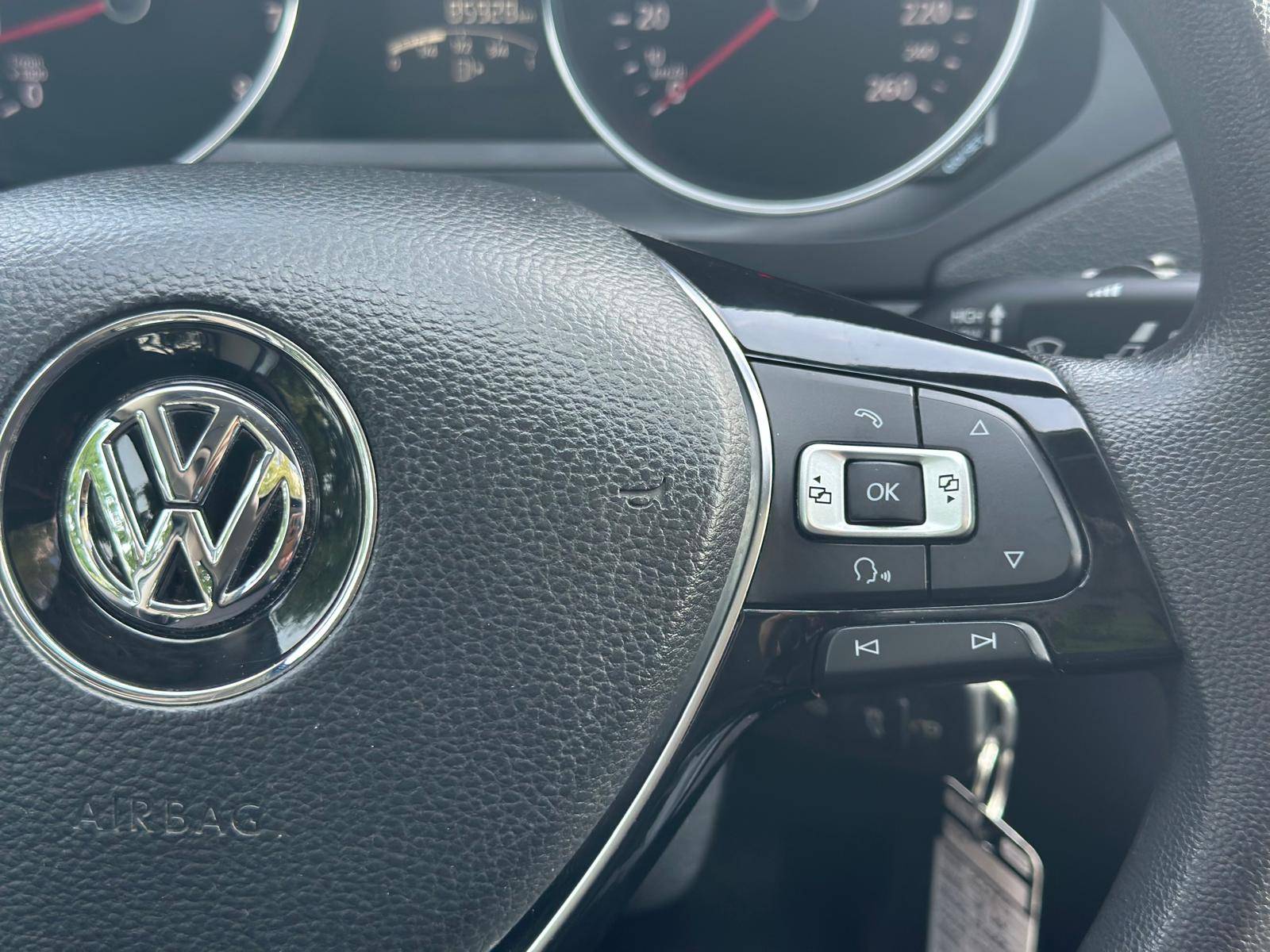 /akmautomotiveltd/2015-Volkswagen-Jetta-3946136629725854.jpg