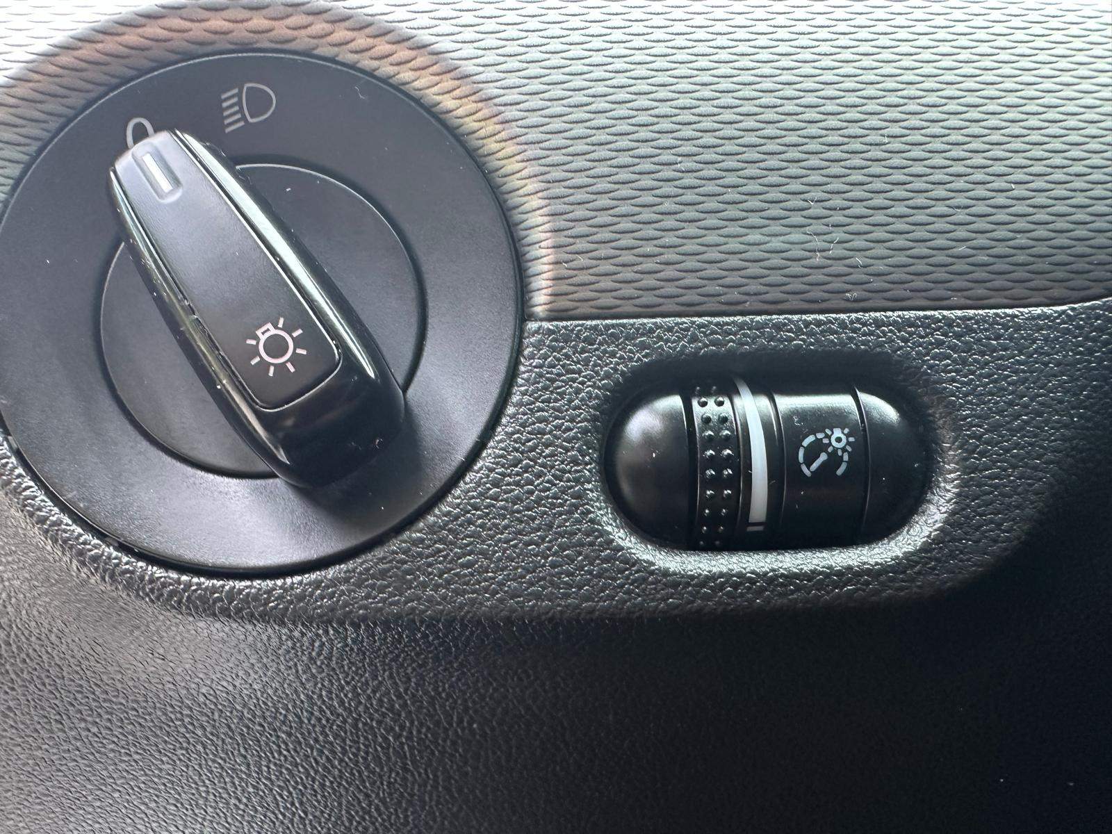 /akmautomotiveltd/2015-Volkswagen-Jetta-928909438291861.jpg