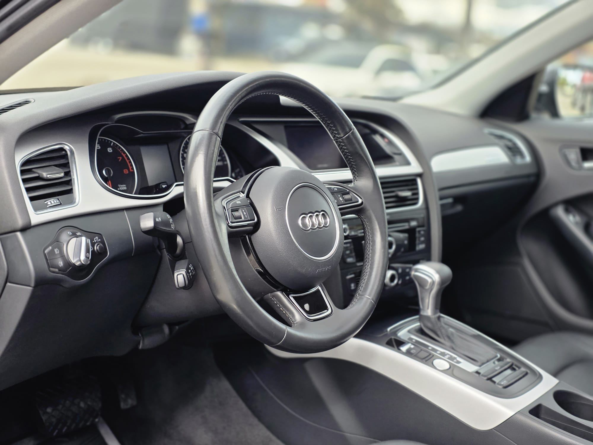 /akmautomotiveltd/2016-Audi-A4-36110772736379526.jpg