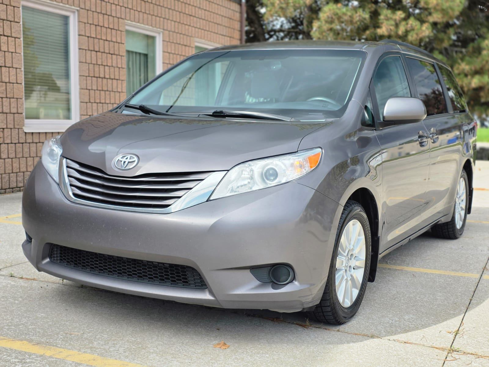 /akmautomotiveltd/2016-Toyota-Sienna-020217796769705254.jpg