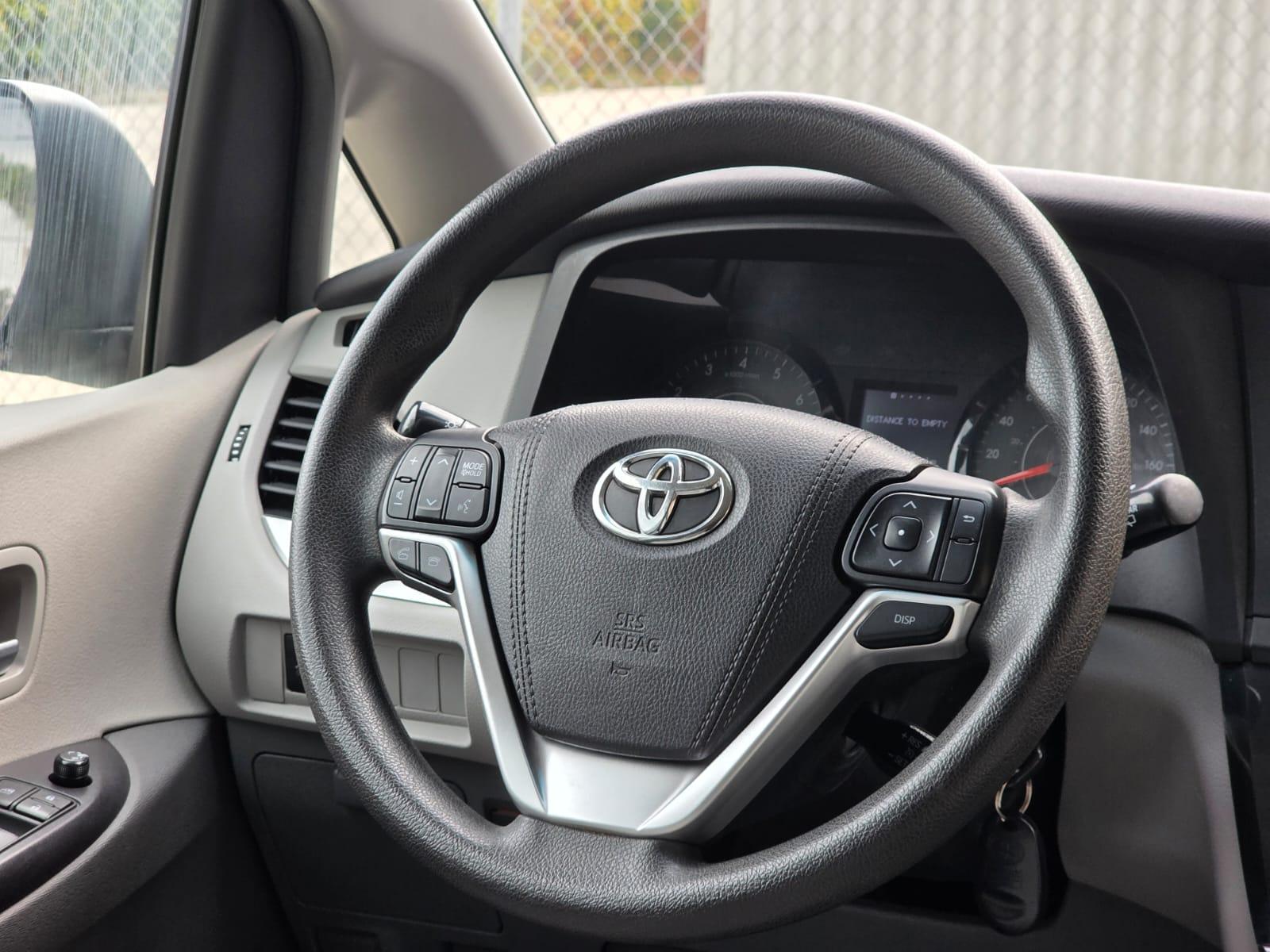 /akmautomotiveltd/2016-Toyota-Sienna-2445654851782879.jpg
