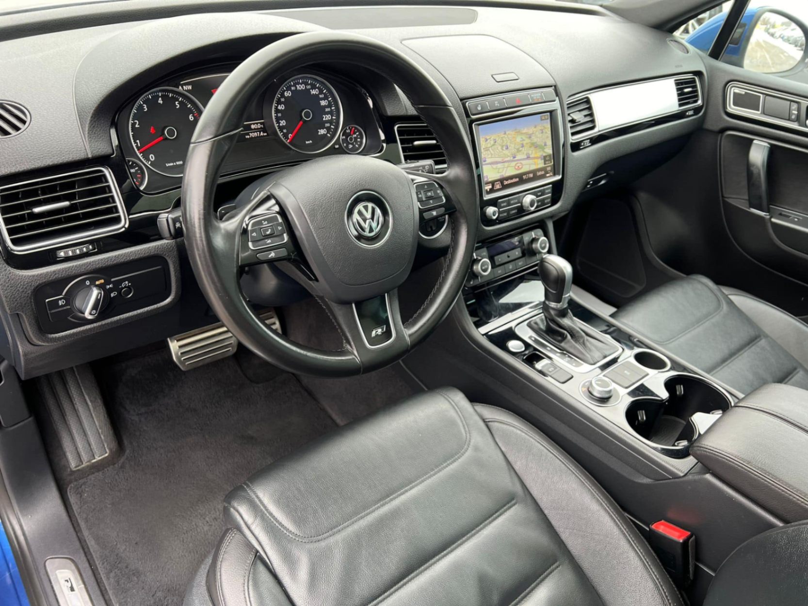 /akmautomotiveltd/2016-Volkswagen-Touareg-5881837731433646.jpg