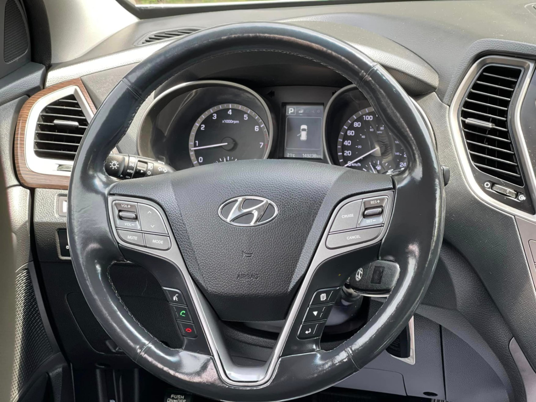 /akmautomotiveltd/2017-Hyundai-SantaFe-11161710194472385.jpg