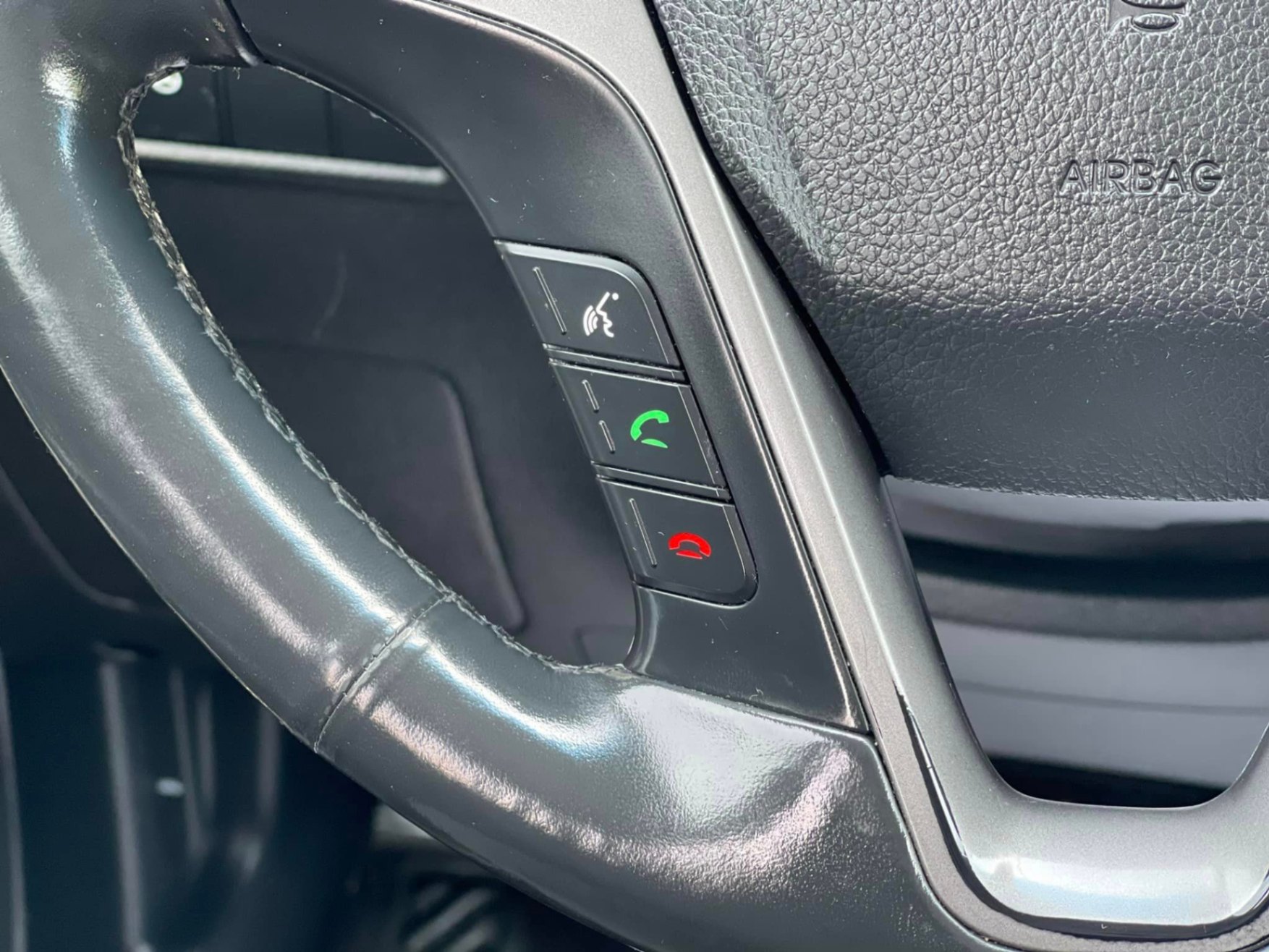 /akmautomotiveltd/2017-Hyundai-SantaFe-22025746382548128.jpg