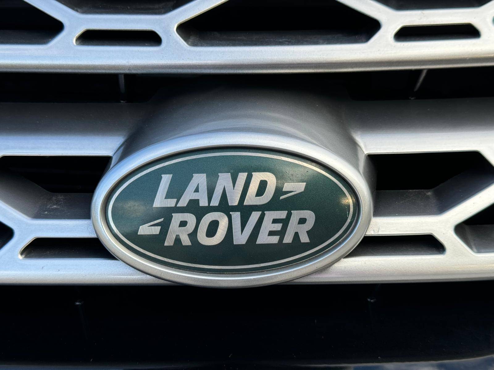 /akmautomotiveltd/2017-LandRover-DiscoverySport-07698479441542272.jpg