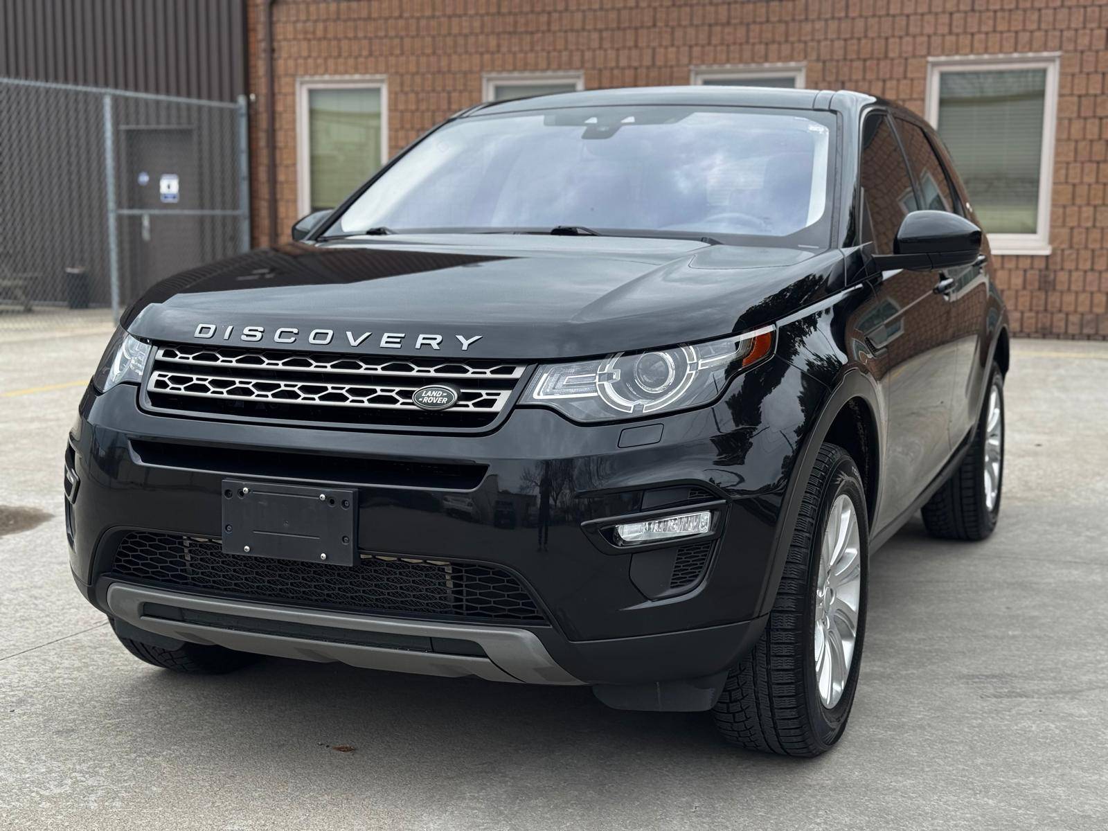/akmautomotiveltd/2017-LandRover-DiscoverySport-43947329146033653.jpg