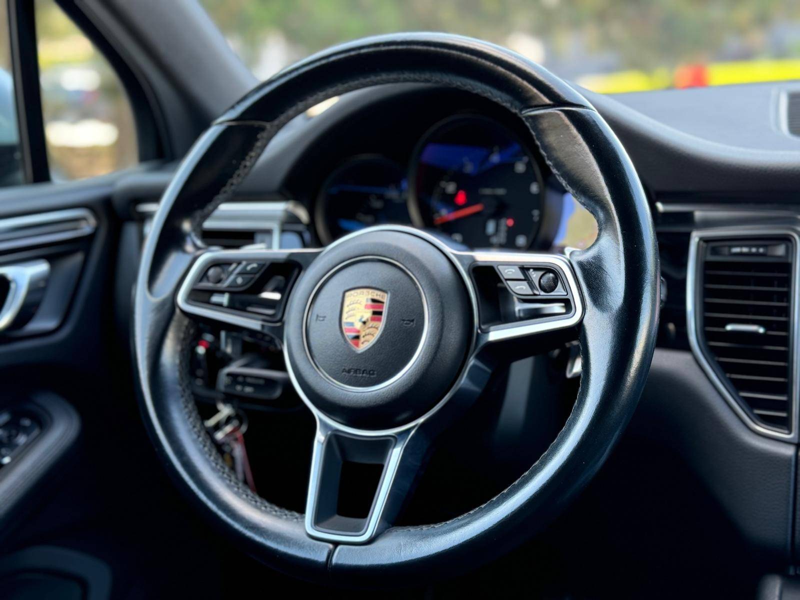 /akmautomotiveltd/2017-Porsche-Macan-039170479010424586.jpg