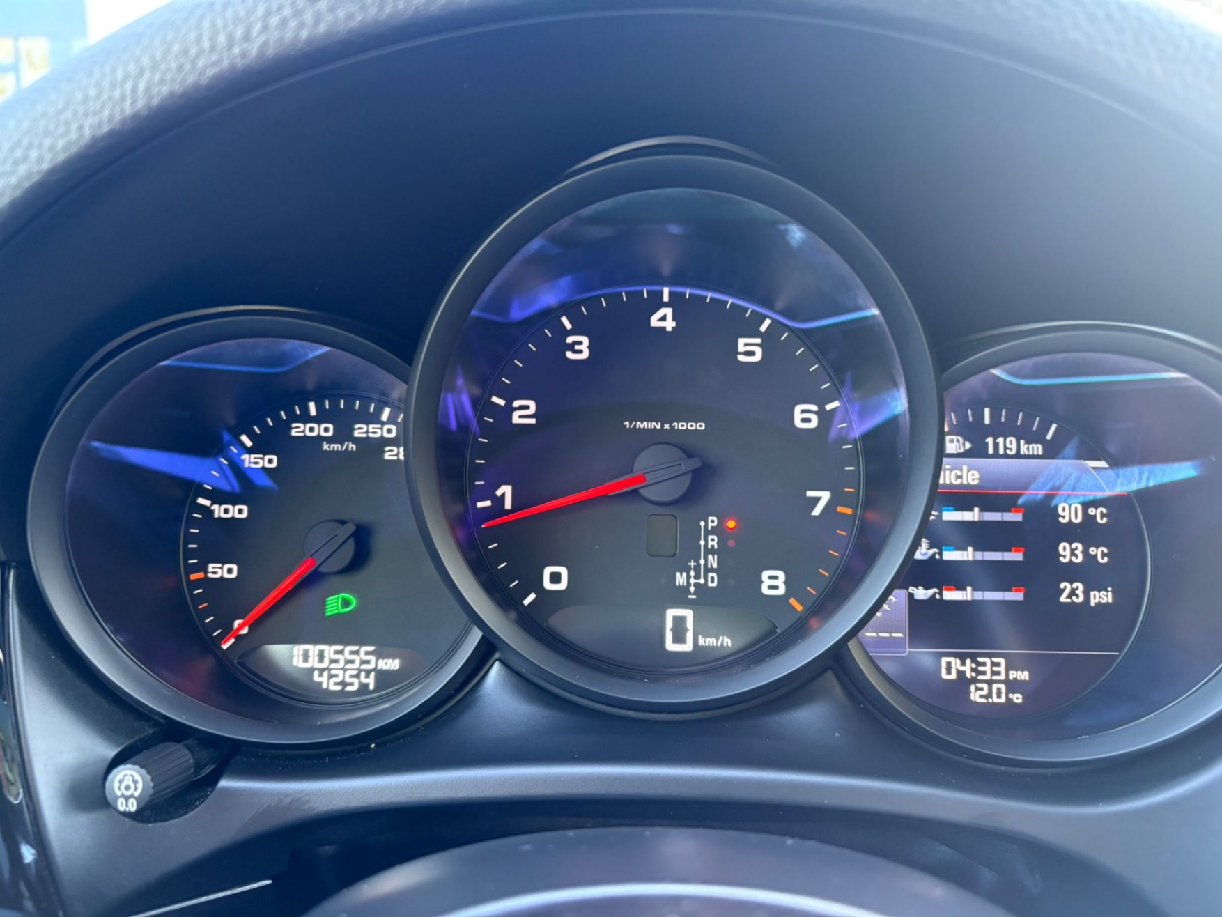 /akmautomotiveltd/2017-Porsche-Macan-37207070814298926.jpg