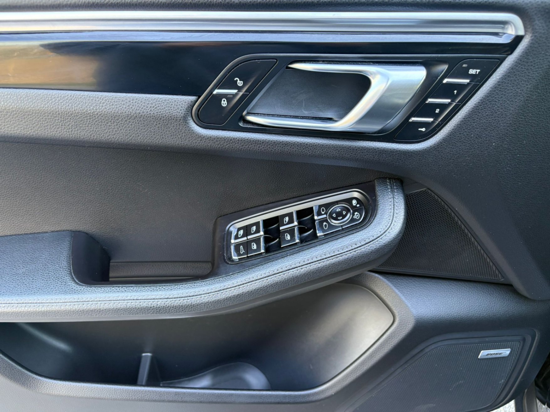 /akmautomotiveltd/2017-Porsche-Macan-4729288646430194.jpg