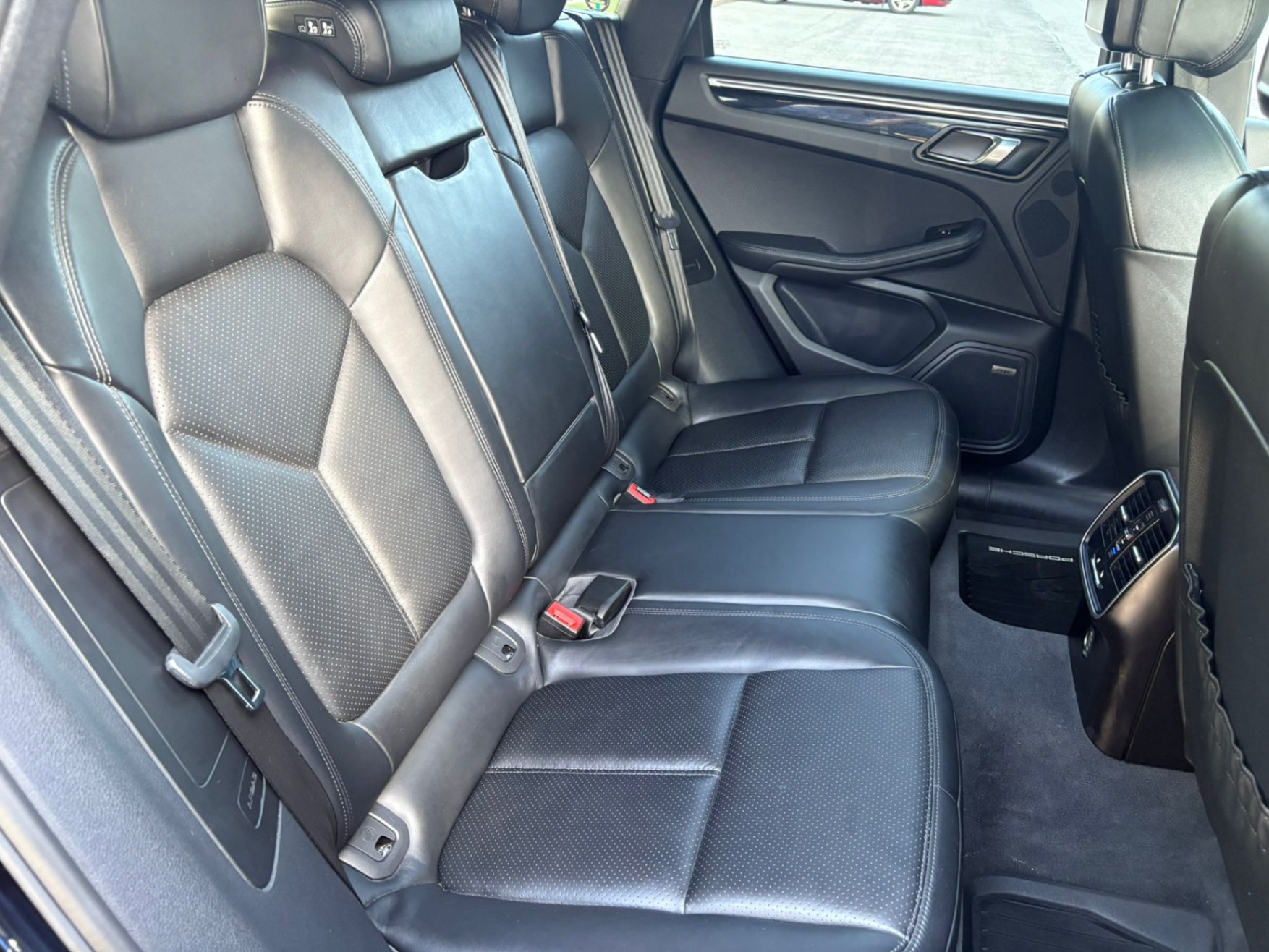/akmautomotiveltd/2017-Porsche-Macan-600637069926377.jpg