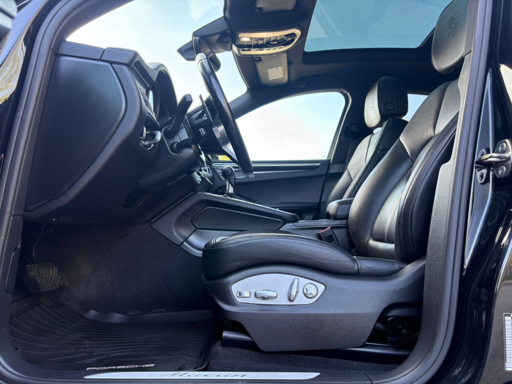 /akmautomotiveltd/2017-Porsche-Macan-6162847894423347.jpg