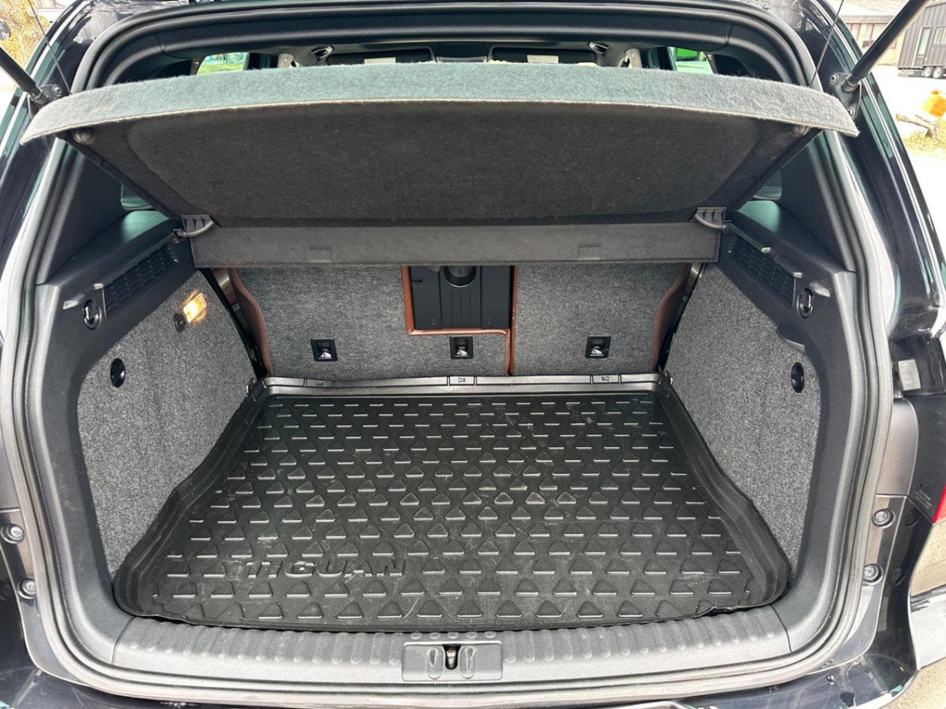 /akmautomotiveltd/2017-Volkswagen-Tiguan-53008900735773.jpg