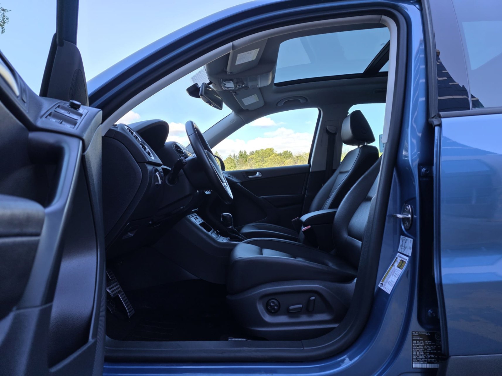 /akmautomotiveltd/2017-Volkswagen-Tiguan-9119772650444766.jpg