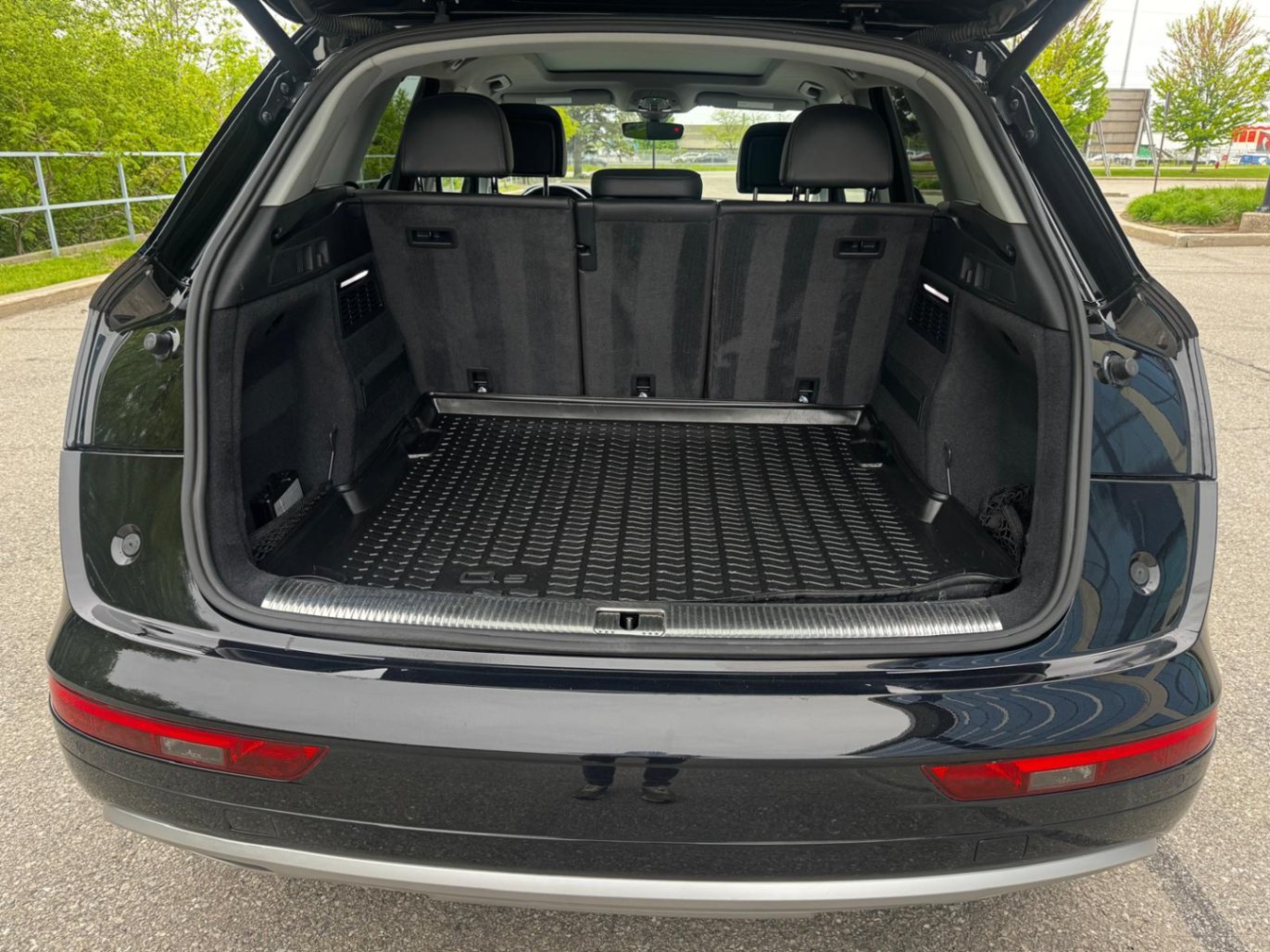 /akmautomotiveltd/2018-Audi-Q5-15988852213216398.jpg