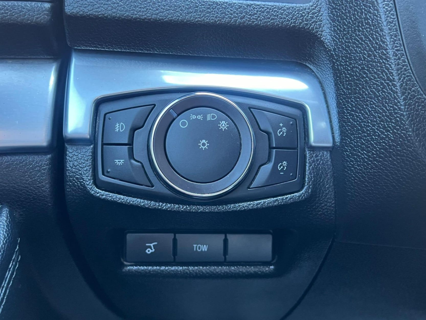 /akmautomotiveltd/2018-Ford-Explorer-1788003024401752.jpg