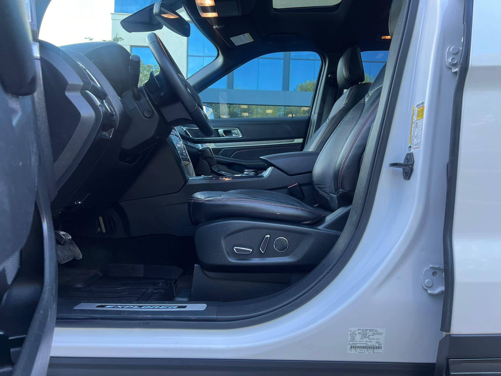 /akmautomotiveltd/2018-Ford-Explorer-37176094026417705.jpg