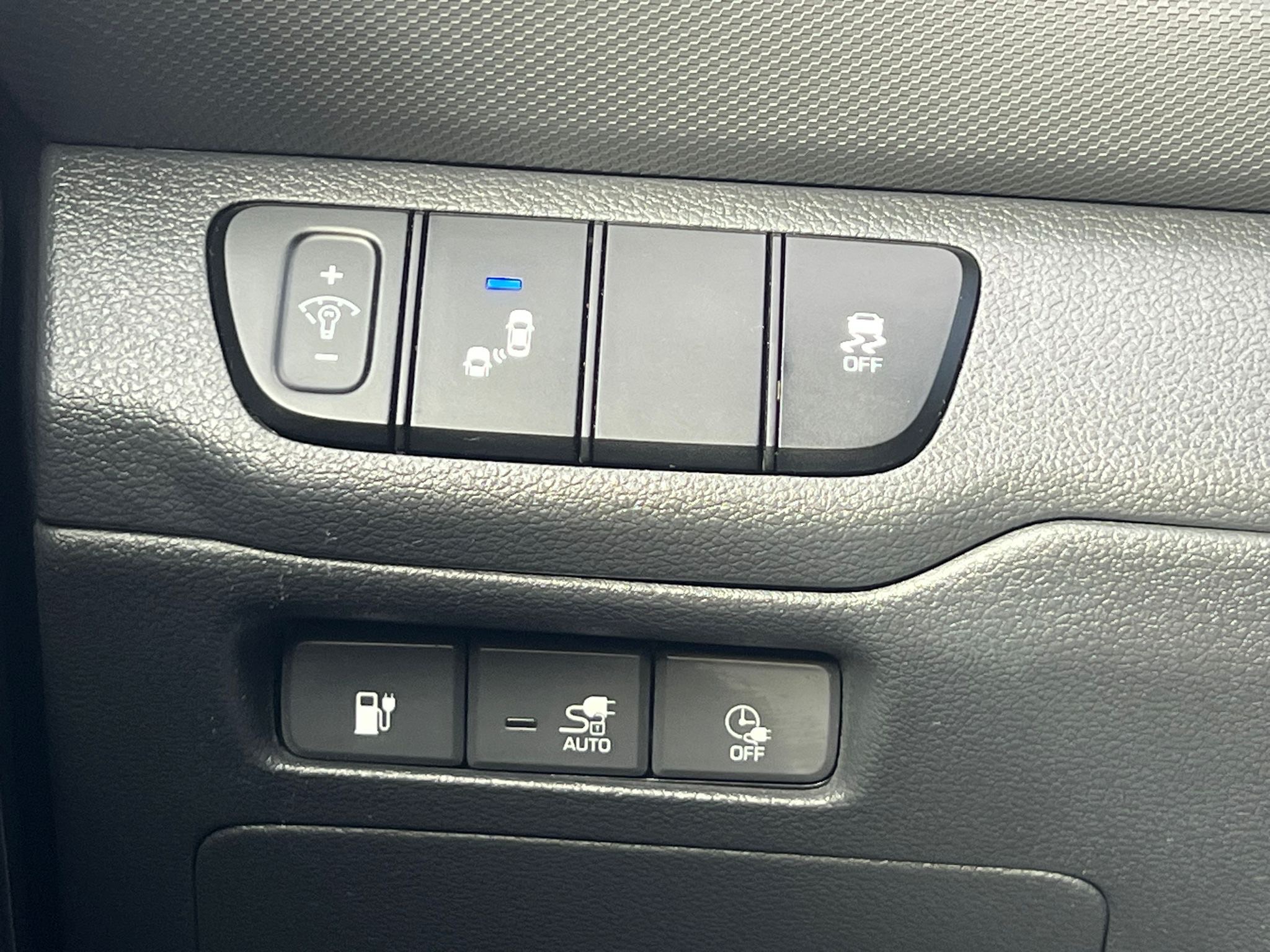 /akmautomotiveltd/2018-Hyundai-IoniqElectric-07001648486941514.jpg