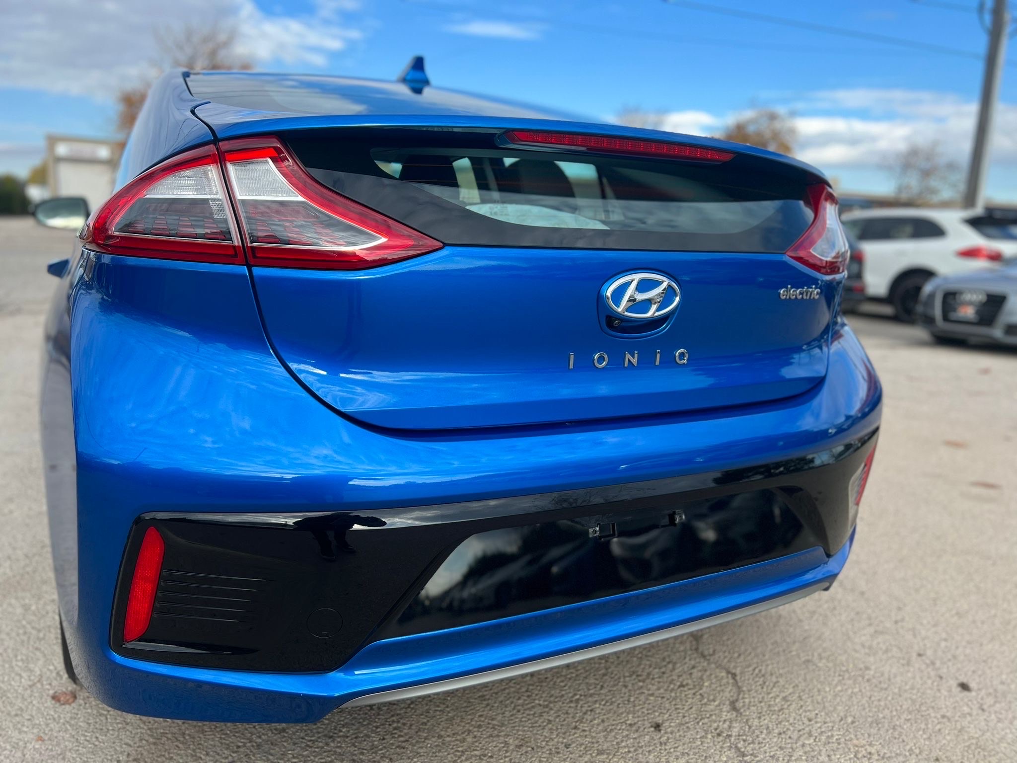 /akmautomotiveltd/2018-Hyundai-IoniqElectric-20269756346508028.jpg
