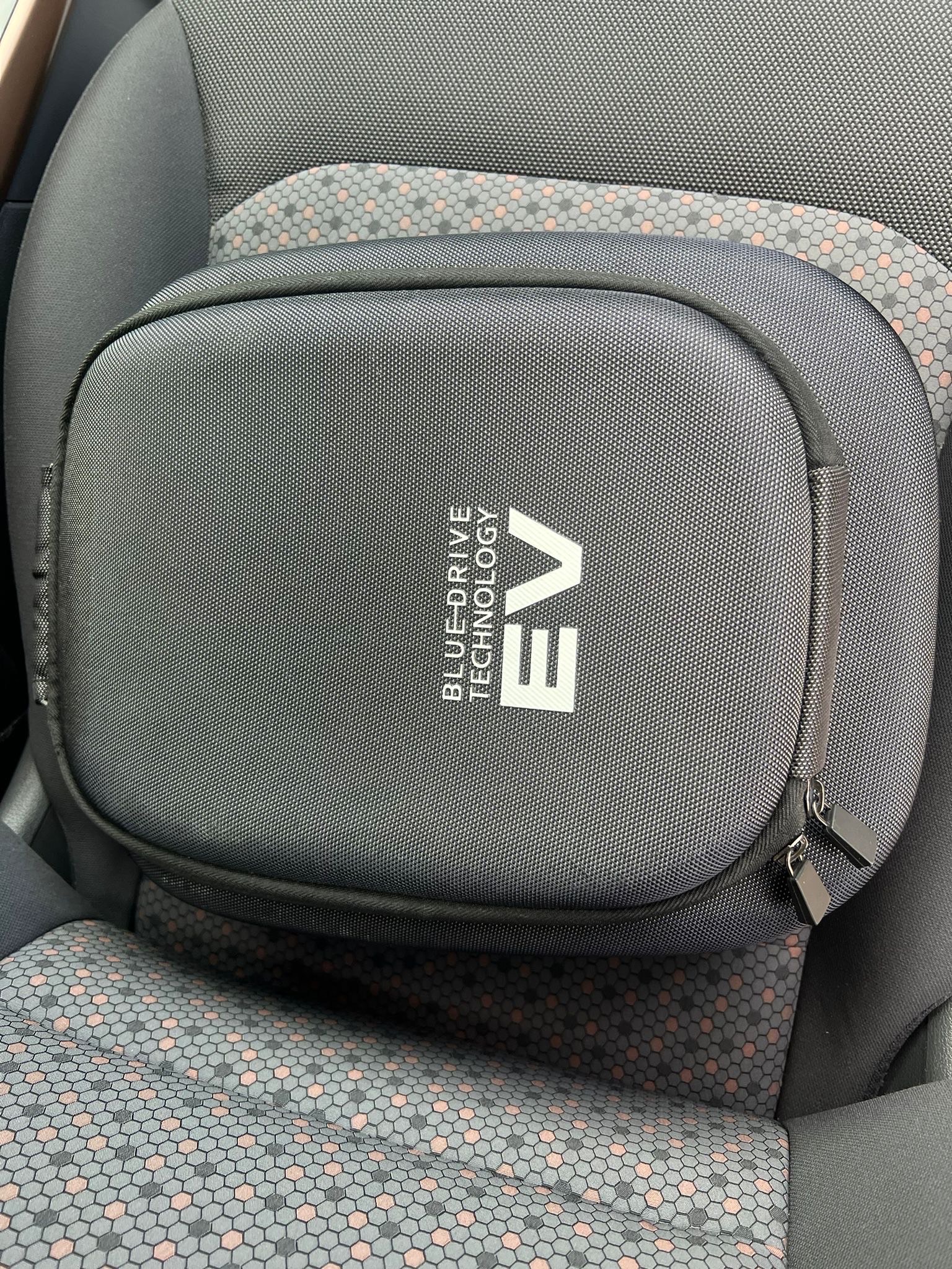 /akmautomotiveltd/2018-Hyundai-IoniqElectric-45444164543479393.jpg