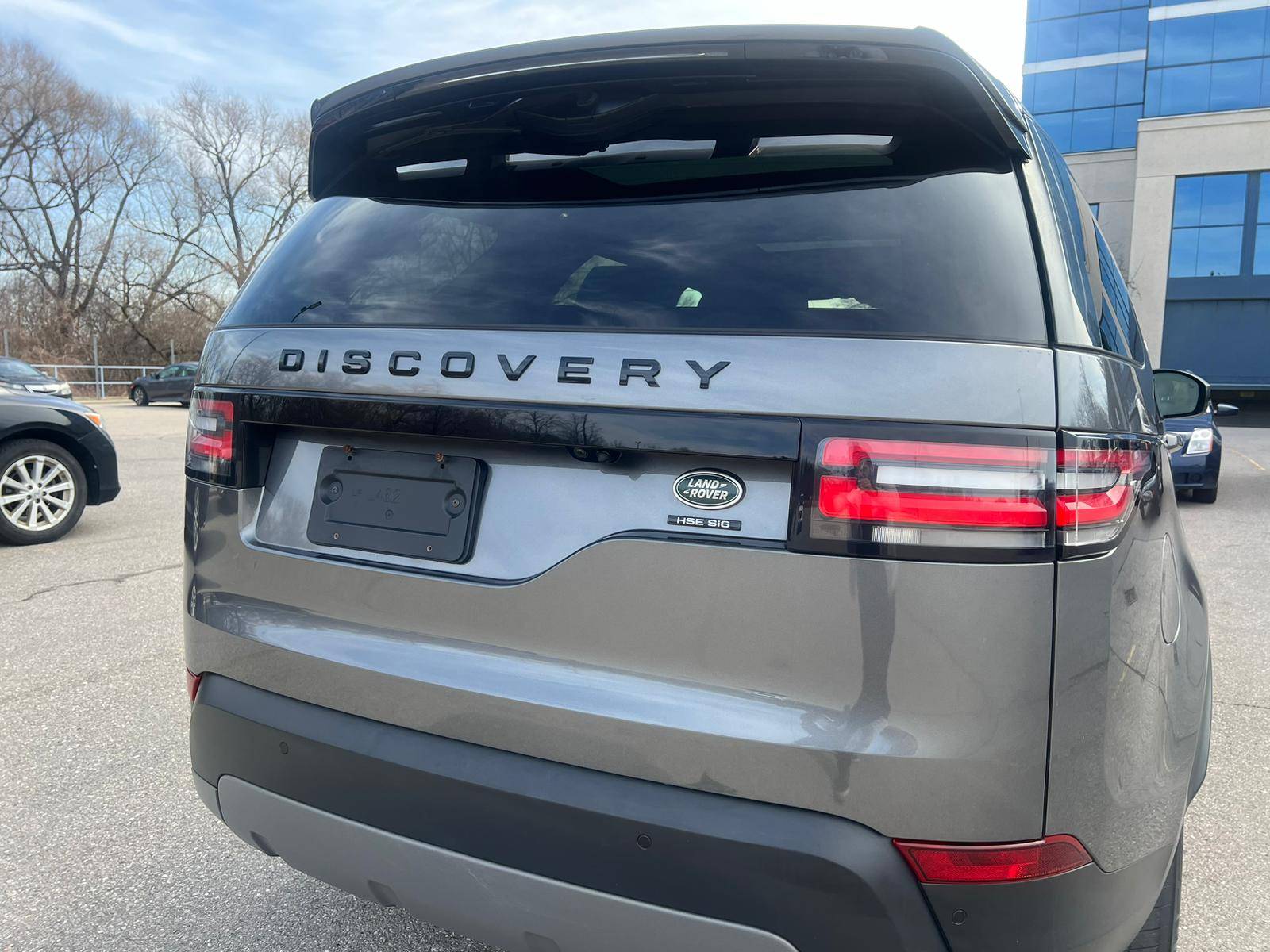 /akmautomotiveltd/2018-LandRover-Discovery-2059032491555497.jpg