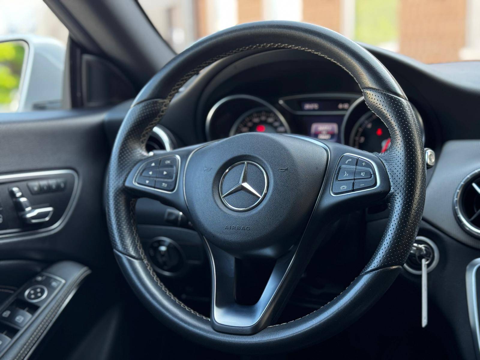 /akmautomotiveltd/2018-Mercedes-Benz-CLA-class-7121230017002589.jpg
