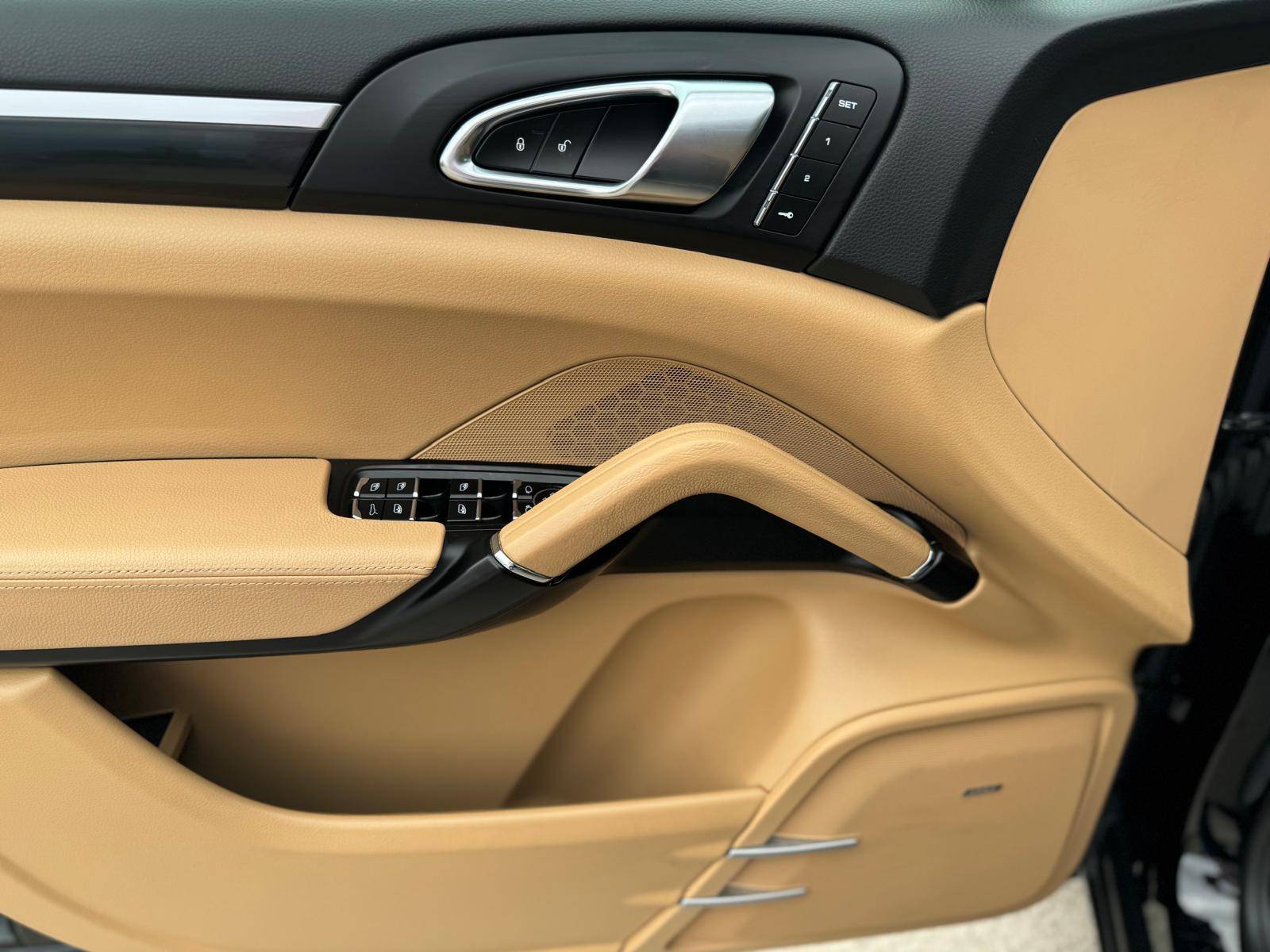 /akmautomotiveltd/2018-Porsche-Cayenne-3921841169575273.jpg