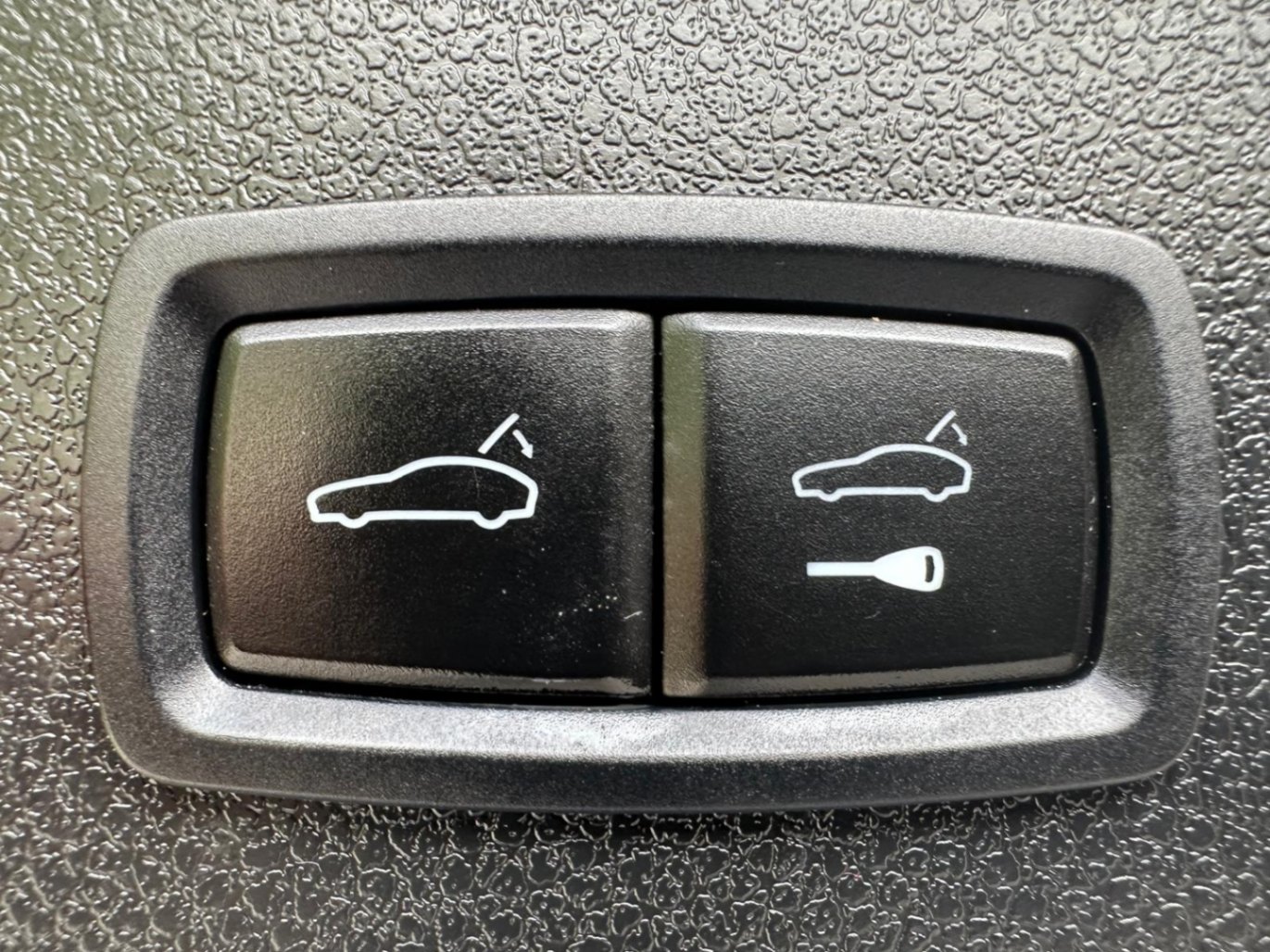 /akmautomotiveltd/2018-Porsche-Macan-5656260302224743.jpg