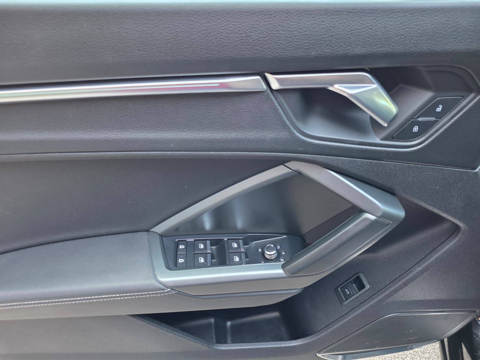 /akmautomotiveltd/2019-Audi-Q3-21259305996191058.jpg