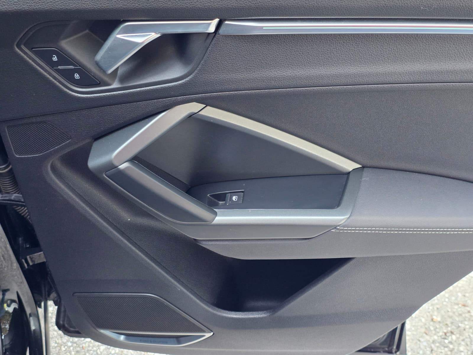 /akmautomotiveltd/2019-Audi-Q3-2966779841184597.jpg