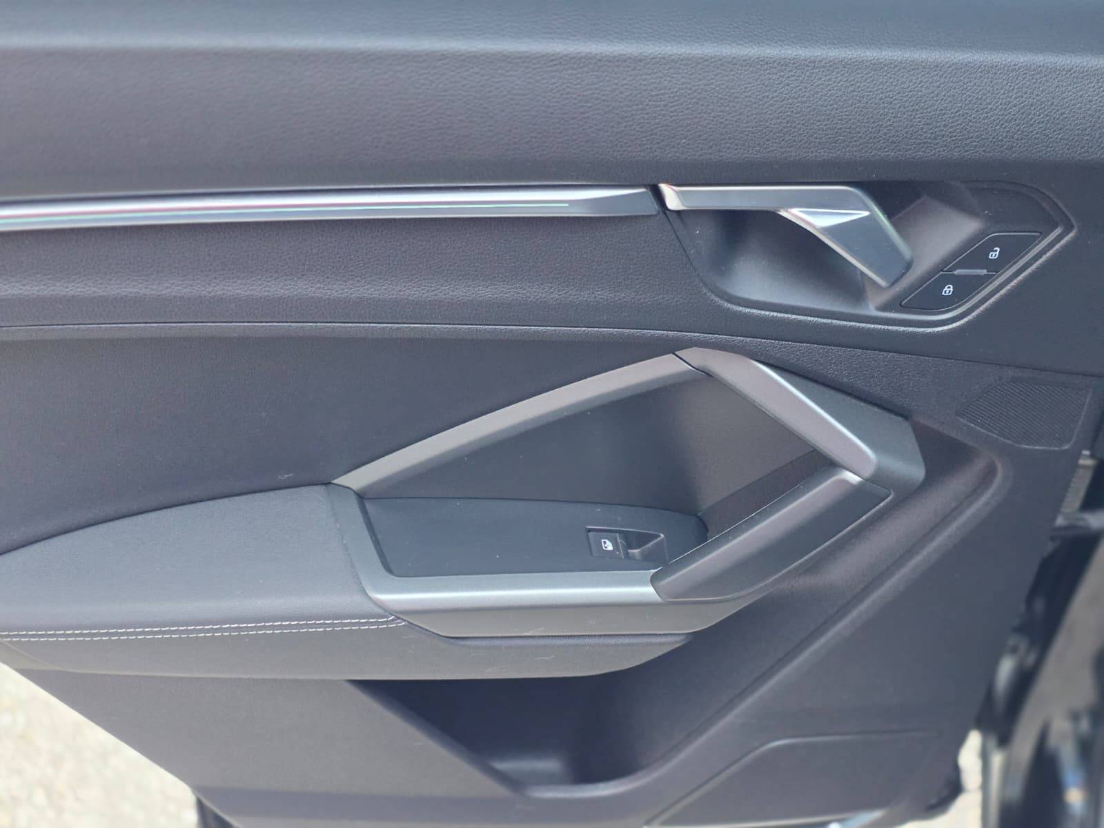 /akmautomotiveltd/2019-Audi-Q3-32905280700220363.jpg