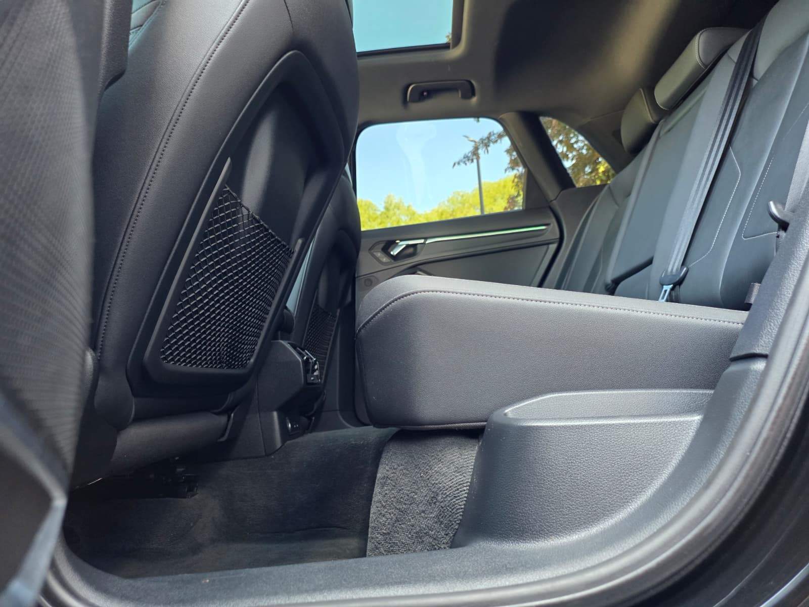 /akmautomotiveltd/2019-Audi-Q3-43030914635993334.jpg