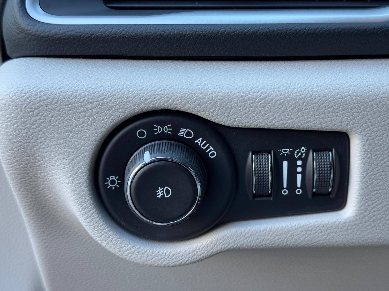 /akmautomotiveltd/2019-Chrysler-PacificaHybrid-7051860770961544.jpg